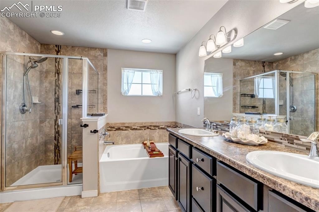 Colorado Springs, Colorado, 80925, United States, 5 Bedrooms Bedrooms, ,4 BathroomsBathrooms,Residential,For Sale,1890411