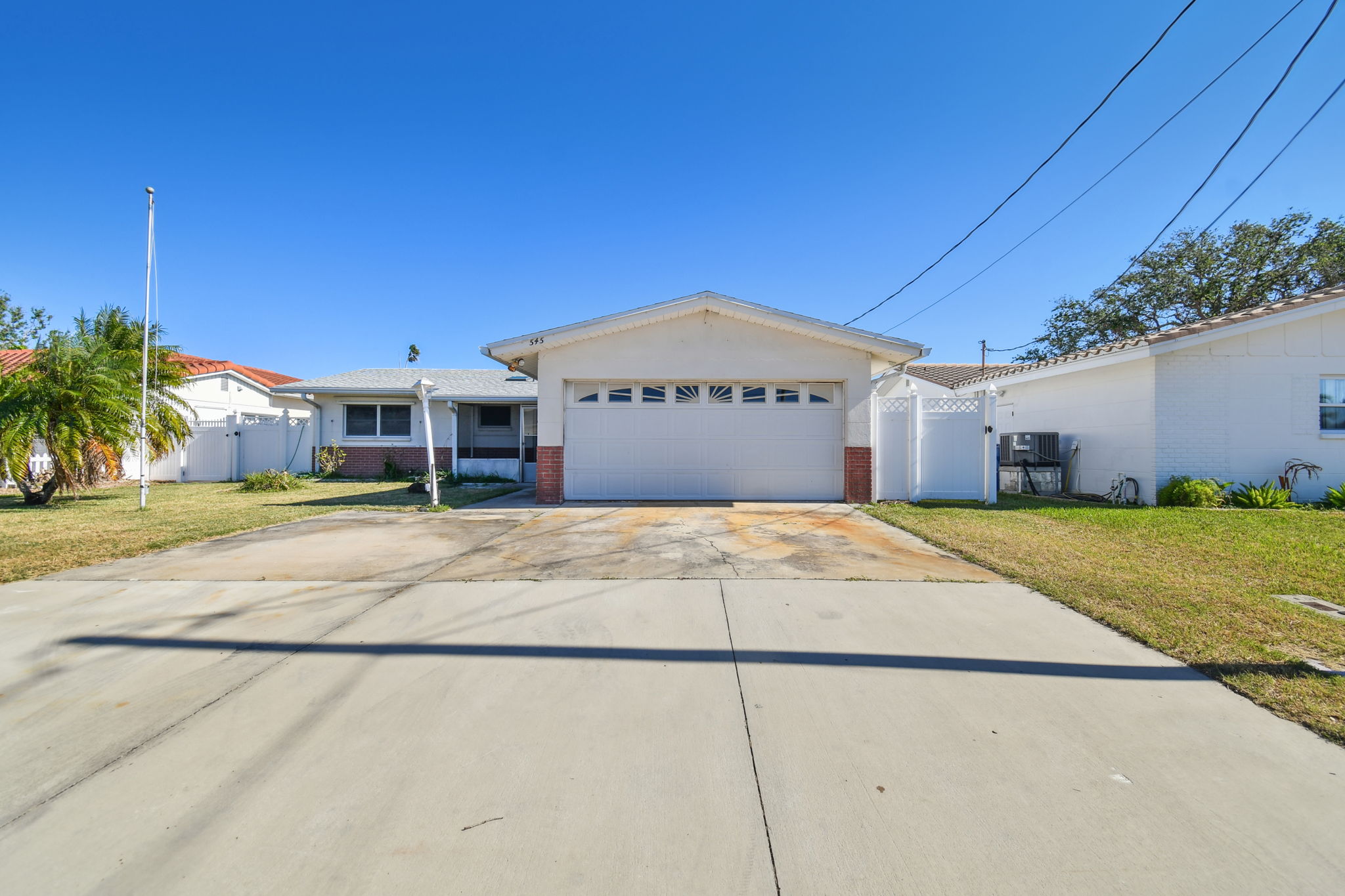 Madeira Beach, Florida, 33708, United States, 3 Bedrooms Bedrooms, ,2 BathroomsBathrooms,Residential,For Sale,1943278