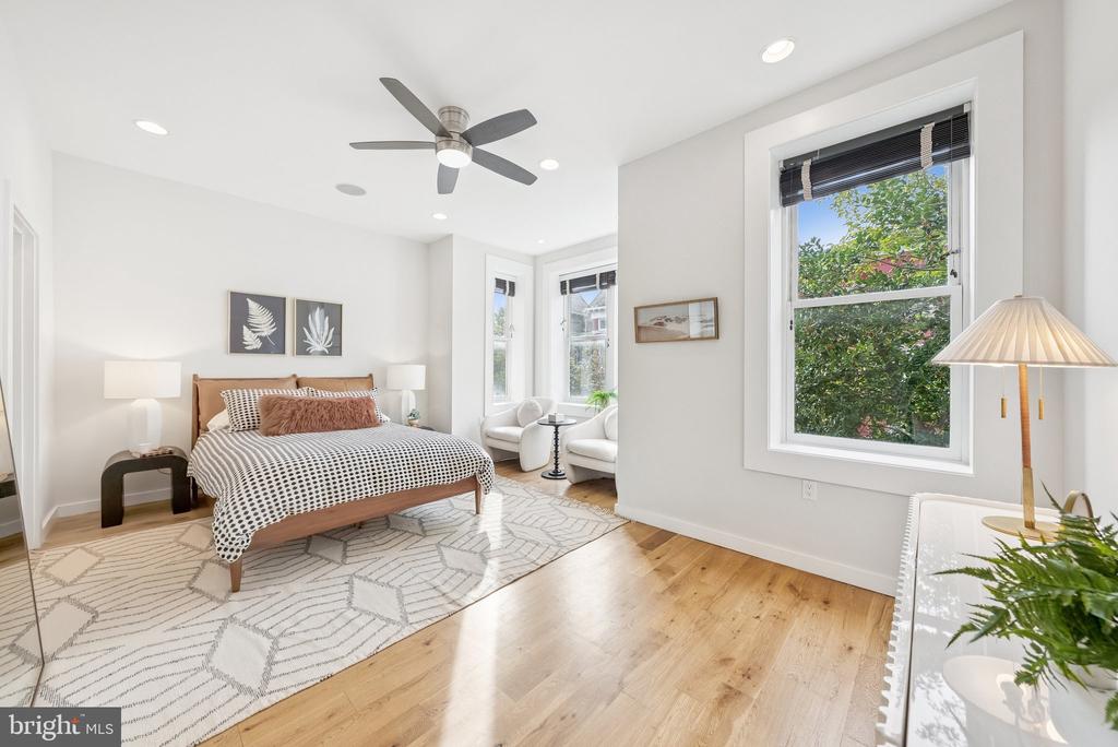 Washington, District of Columbia, 20001, United States, 6 Bedrooms Bedrooms, ,6 BathroomsBathrooms,Residential,For Sale,1983569