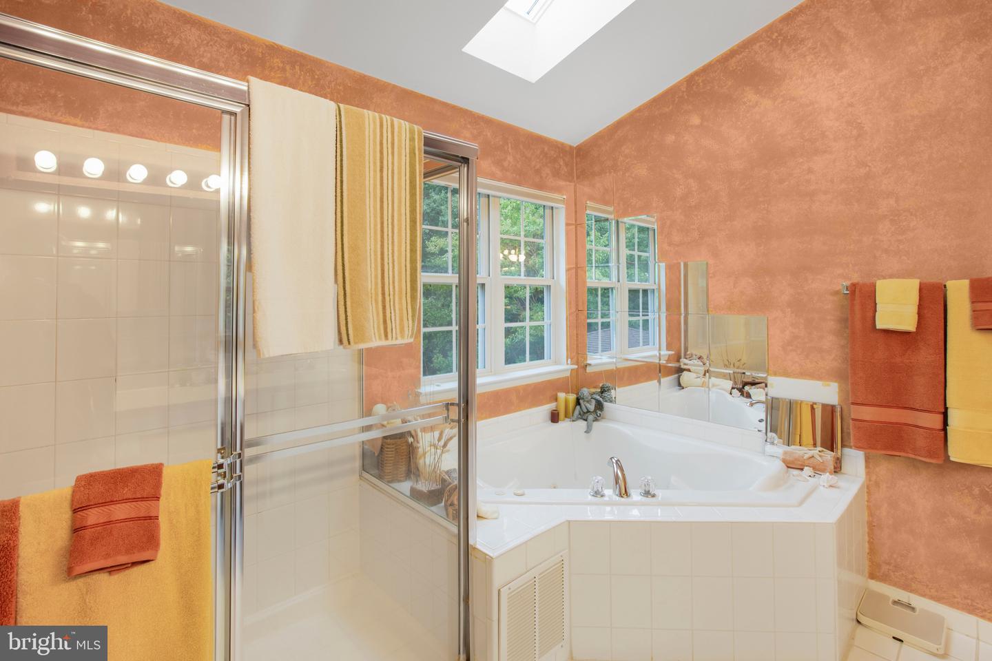 CLINTON, Maryland, 20735, United States, 4 Bedrooms Bedrooms, ,4 BathroomsBathrooms,Residential,For Sale,1982820