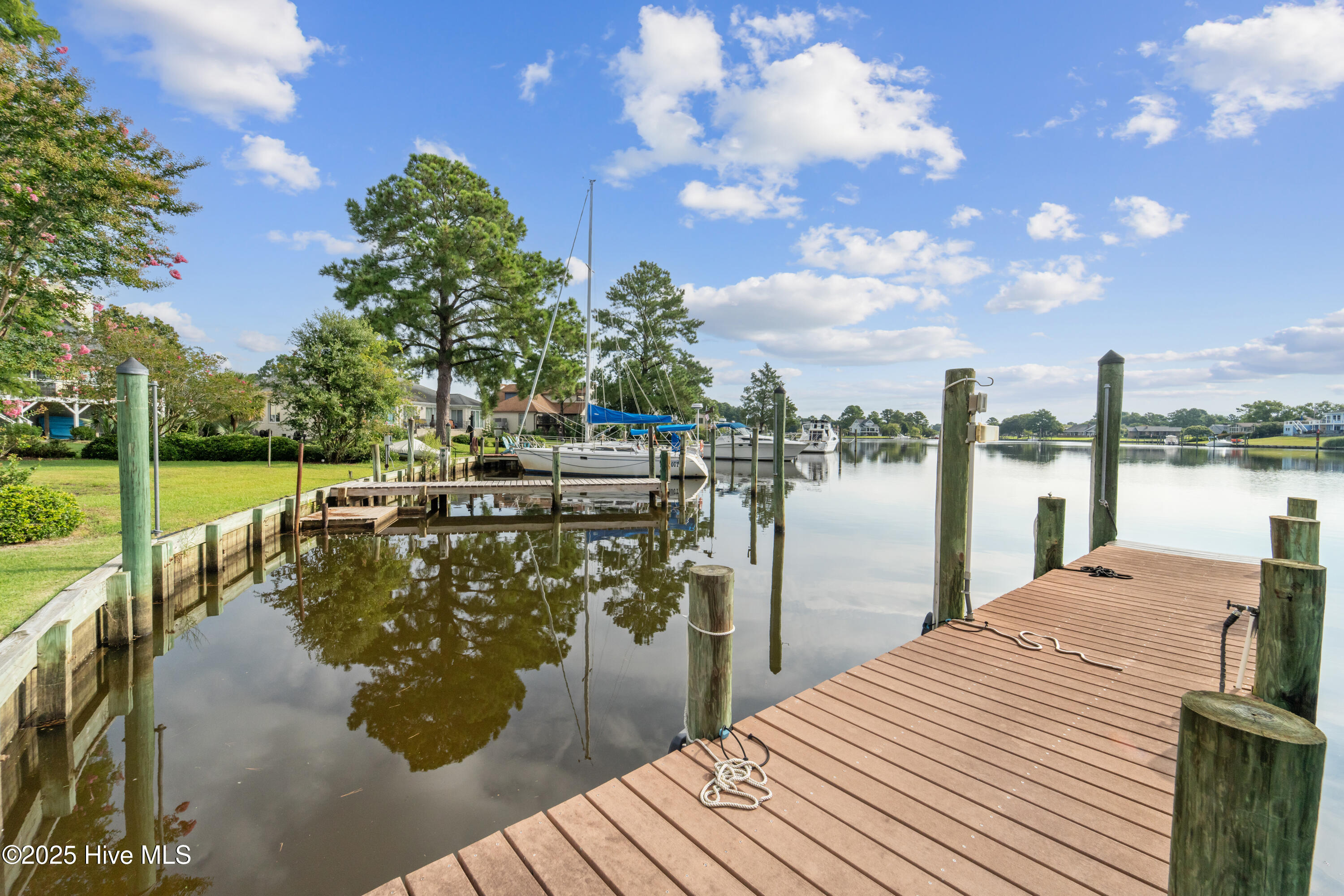 New Bern, North Carolina, 28560, United States, 4 Bedrooms Bedrooms, ,3 BathroomsBathrooms,Residential,For Sale,1907556