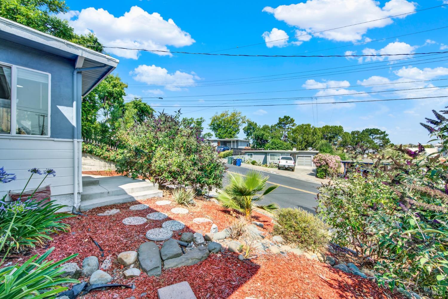 Concord, California, 94520, United States, 2 Bedrooms Bedrooms, ,2 BathroomsBathrooms,Residential,For Sale,1898590