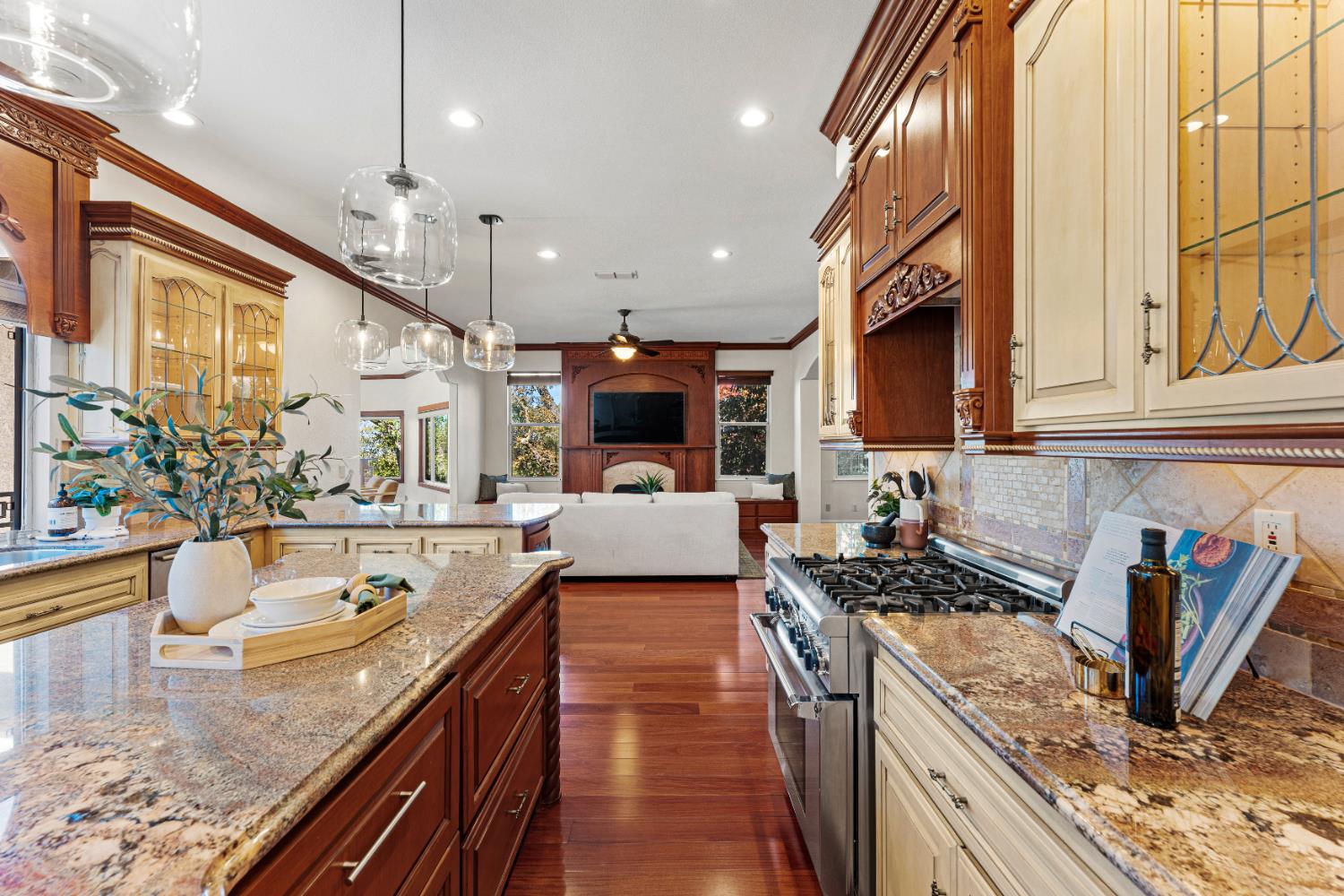 El Dorado Hills, California, 95762, United States, 4 Bedrooms Bedrooms, ,3 BathroomsBathrooms,Residential,For Sale,1987748