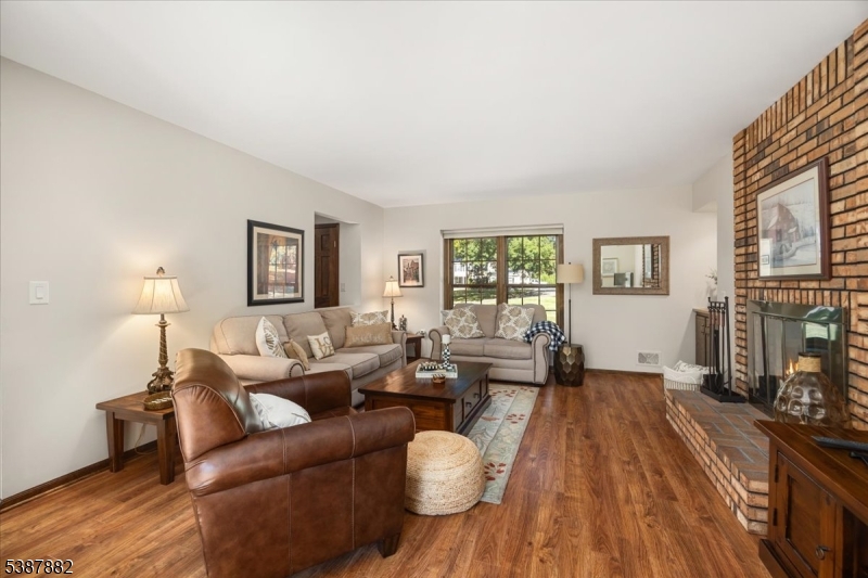 Clinton Twp., New Jersey, 08801, United States, 4 Bedrooms Bedrooms, ,3 BathroomsBathrooms,Residential,For Sale,1988137