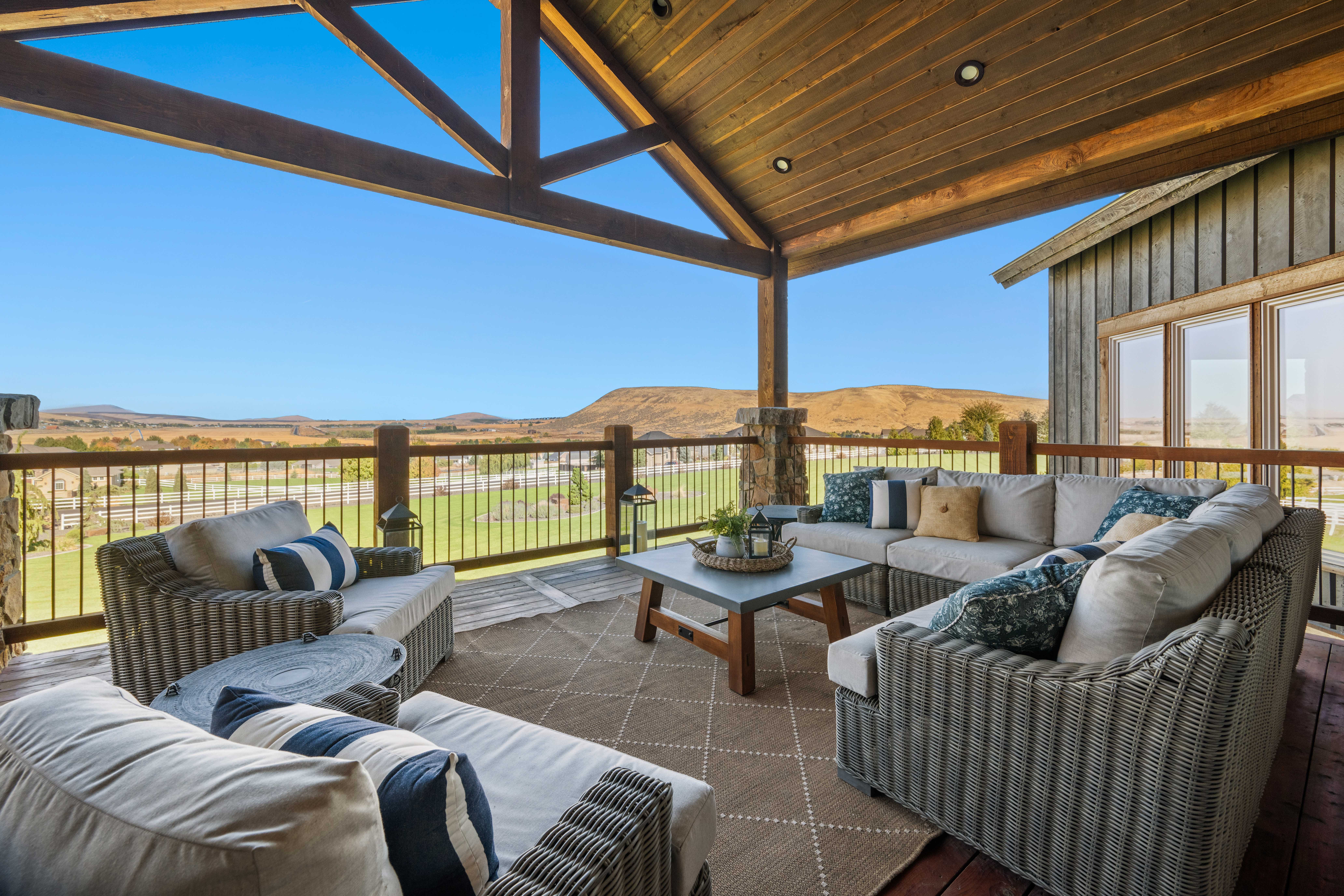  Views 6 Car Garage, Luxury Estate on 4 acres. - 物件實景
