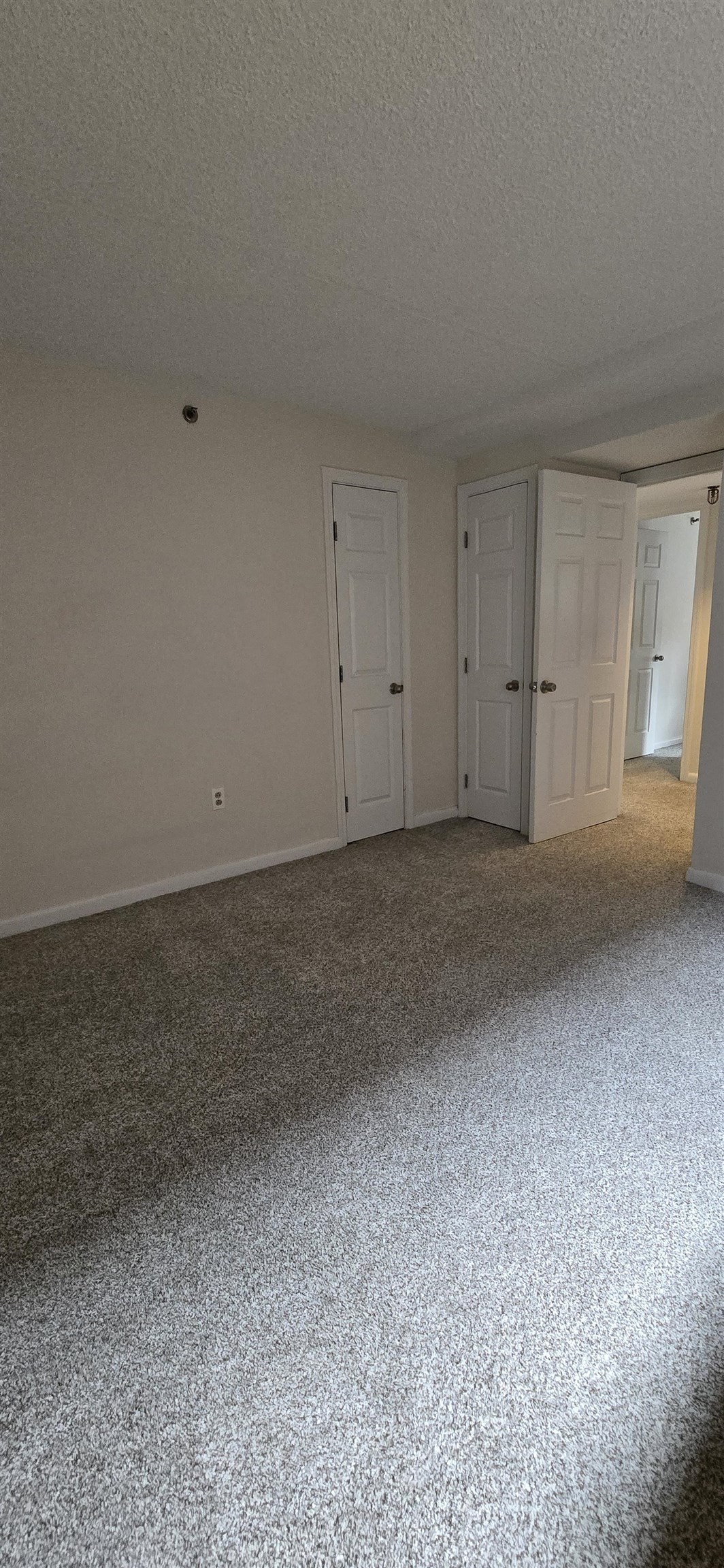 Portsmouth, New Hampshire, 03801, United States, 2 Bedrooms Bedrooms, ,1 BathroomBathrooms,Residential,For Sale,1838019