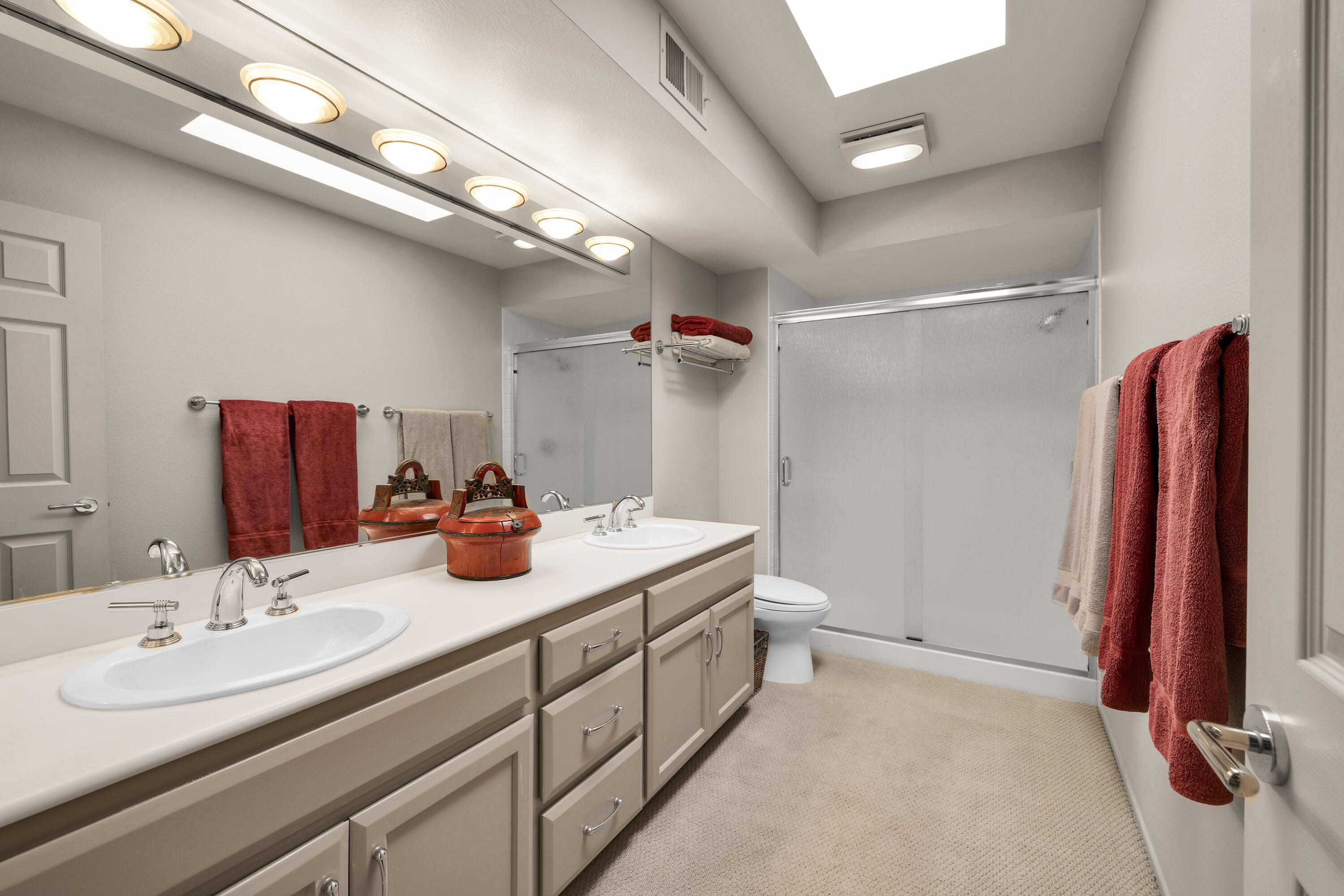 Palm Desert, California, 92211, United States, 3 Bedrooms Bedrooms, ,2 BathroomsBathrooms,Residential,For Sale,1986509