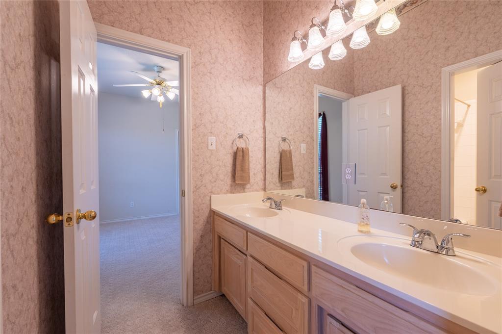 Crowley, Texas, 76036, United States, 4 Bedrooms Bedrooms, ,3 BathroomsBathrooms,Residential,For Sale,1930619