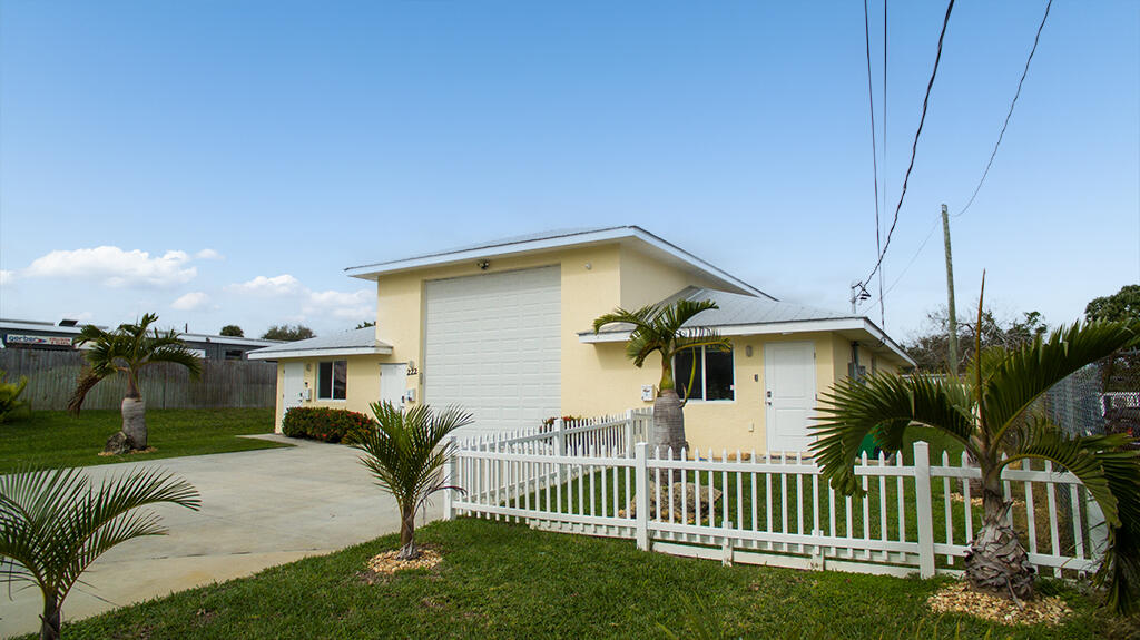 222 Rosa L. Jones, Cocoa, Florida, 32922, United States, 3 Bedrooms Bedrooms, ,4 BathroomsBathrooms,Residential,For Sale,222 Rosa L. Jones,1619279