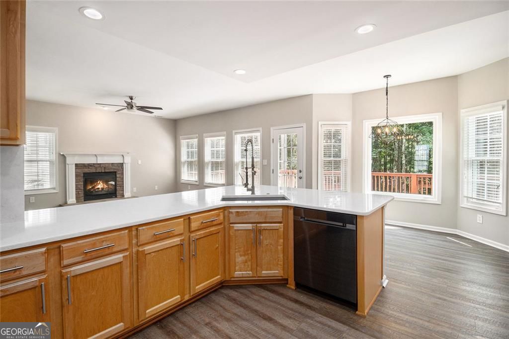 Newnan, Georgia, 30265, United States, 4 Bedrooms Bedrooms, ,3 BathroomsBathrooms,Residential,For Sale,1922680