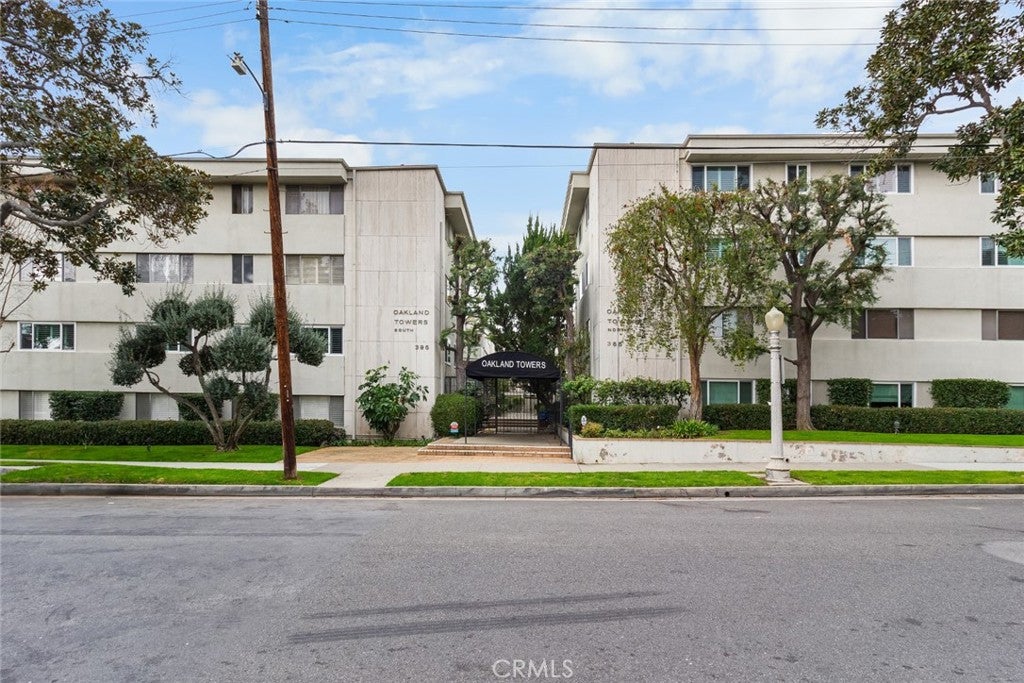 395 S Oakland Avenue #101, Pasadena, California, 91101, United States, 3 Bedrooms Bedrooms, ,2 BathroomsBathrooms,Residential,For Sale,395 S Oakland Avenue #101,1679345