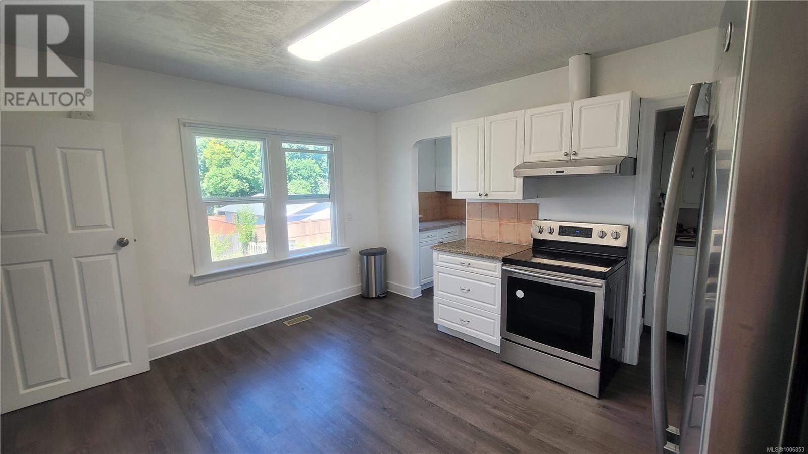 SAANICH, British Columbia, V9A 1B8, CA, 5 Bedrooms Bedrooms, ,2 BathroomsBathrooms,Residential,For Sale,1951080