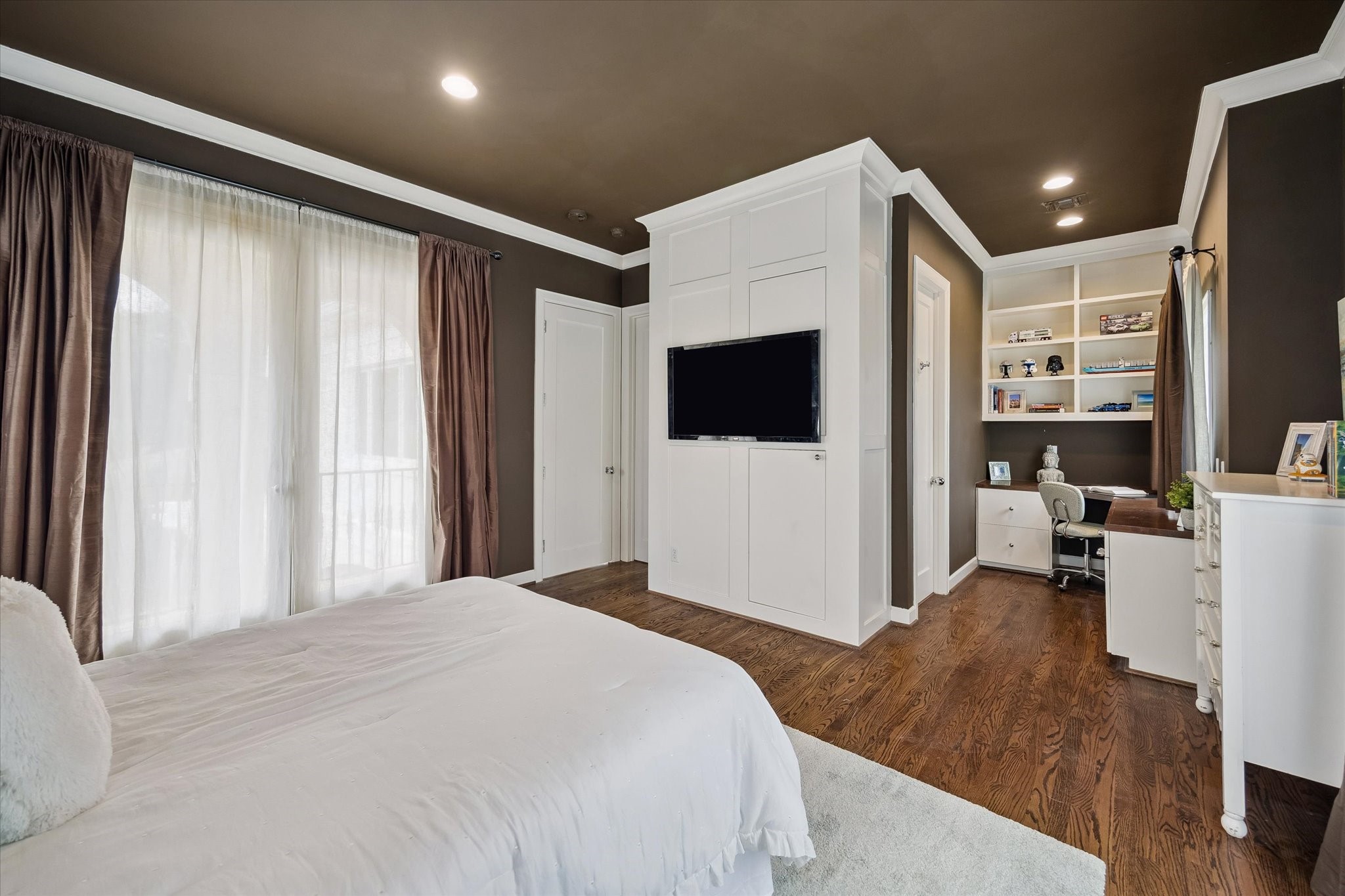  2102 Mcclendon Street - 物件實景