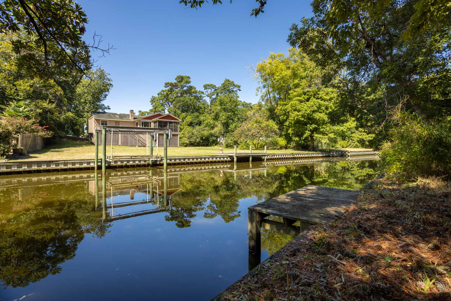 131 West Holly Trail, Kitty Hawk, NC 27949 
