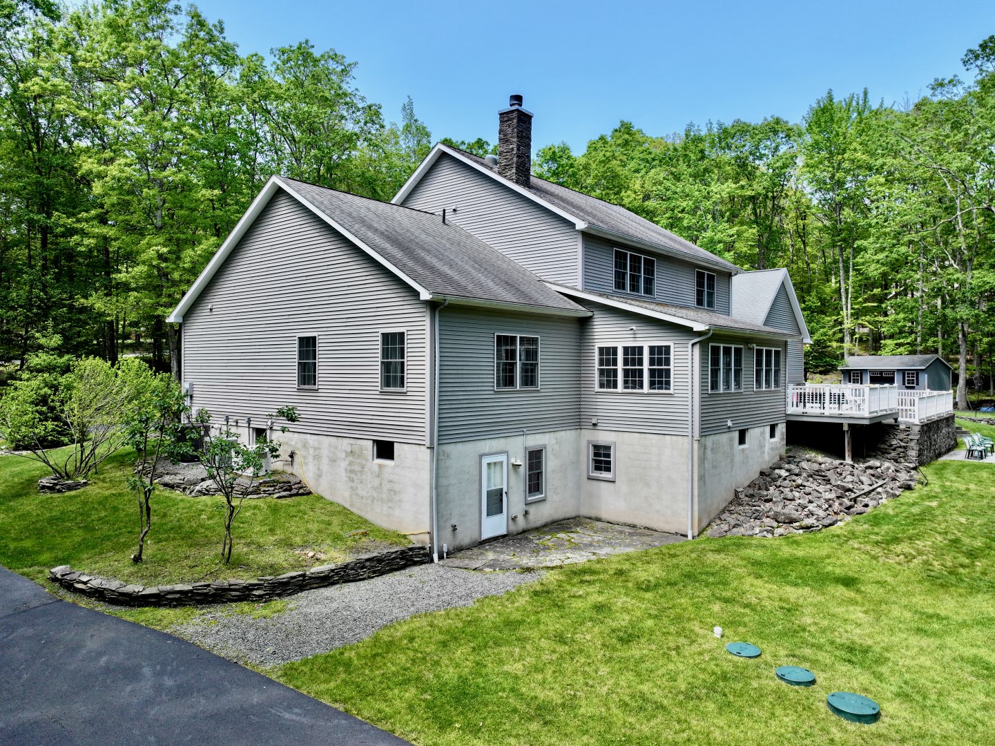 Hawley, Pennsylvania, 18428, United States, 3 Bedrooms Bedrooms, ,4 BathroomsBathrooms,Residential,For Sale,1846687