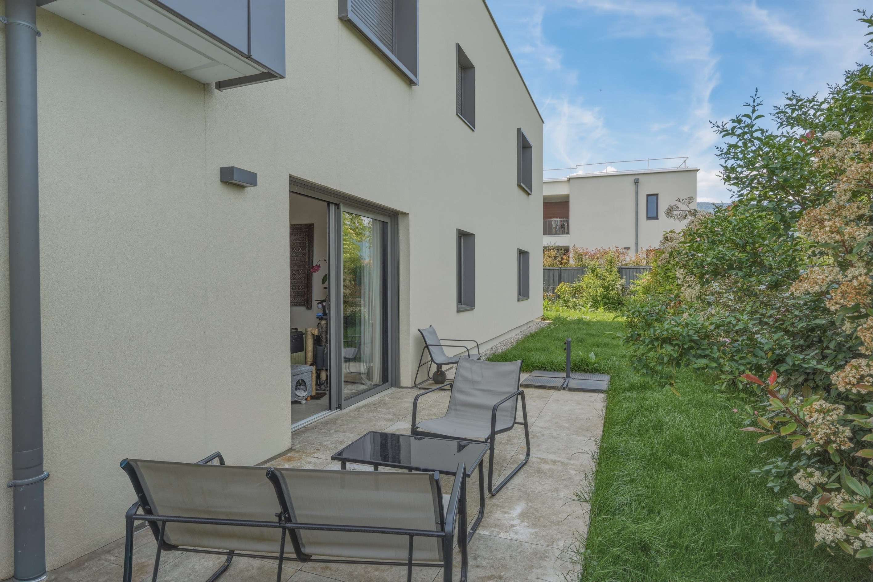  Exceptional 3-Bedroom Garden Apartment Just Steps from Lake Divonne - 物件實景