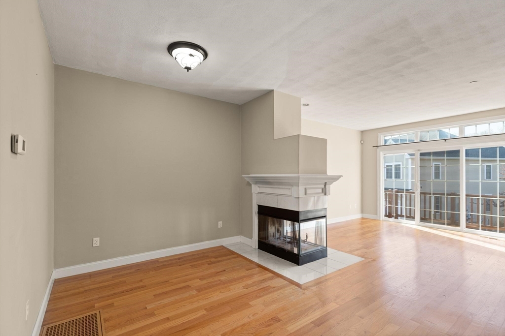 Saugus, Massachusetts, 01906, United States, 2 Bedrooms Bedrooms, ,3 BathroomsBathrooms,Residential,For Sale,2039895
