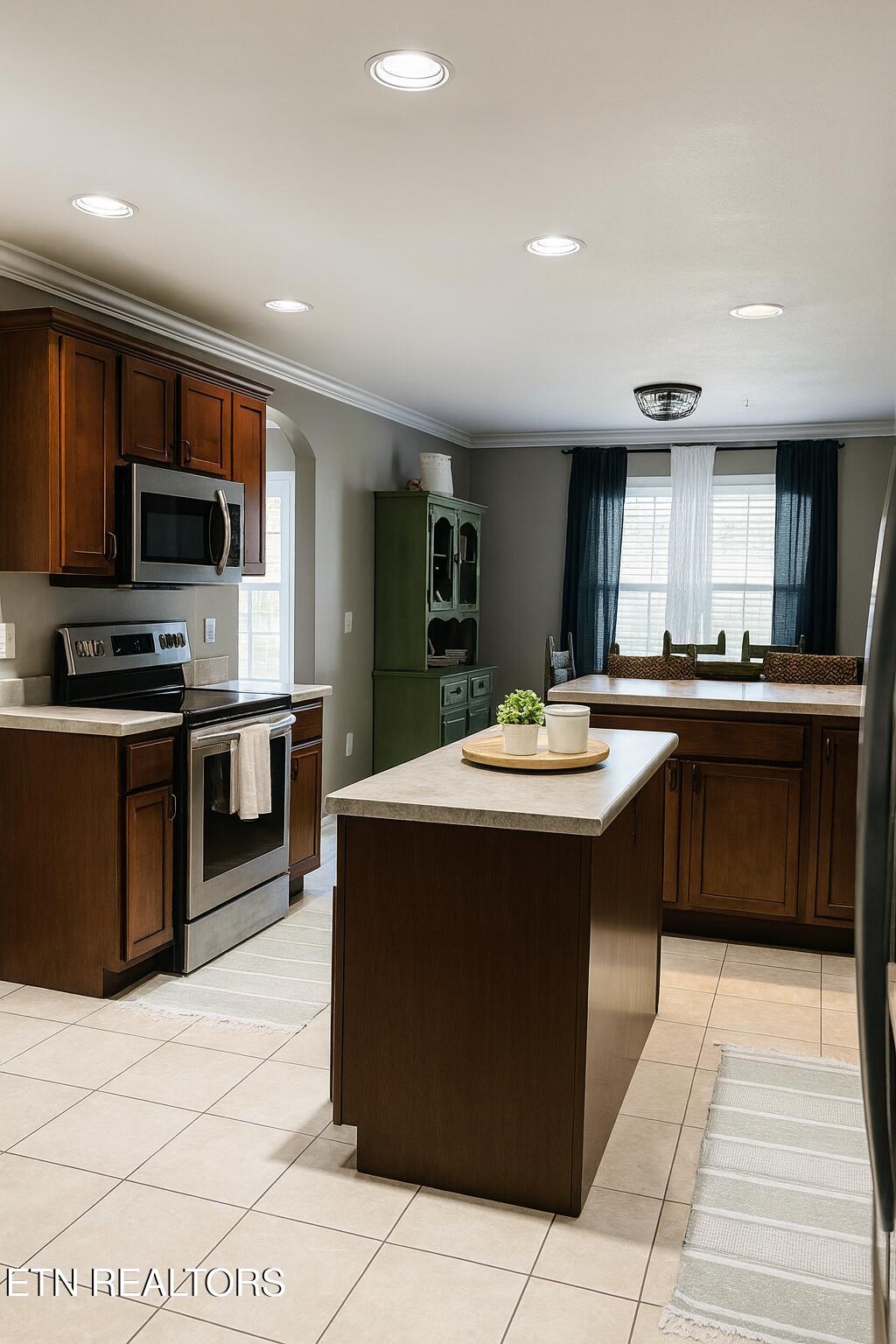 Friendsville, Tennessee, 37737, United States, 3 Bedrooms Bedrooms, ,4 BathroomsBathrooms,Residential,For Sale,1962671