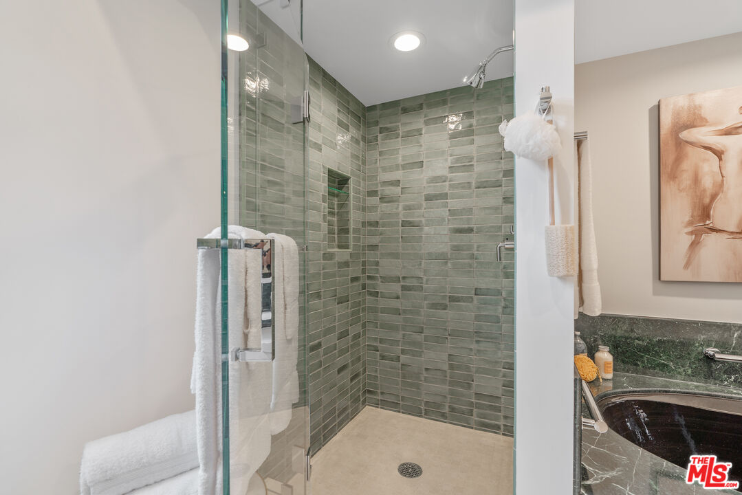 Los Angeles, California, 90067, United States, 2 Bedrooms Bedrooms, ,3 BathroomsBathrooms,Residential,For Sale,1901982