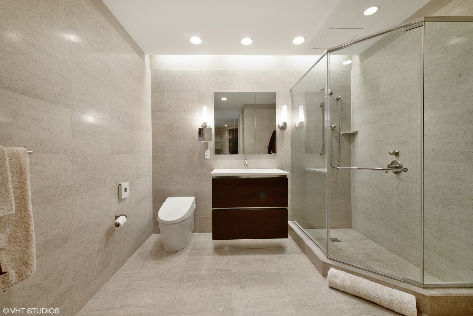 Chicago, Illinois, 60611, United States, 3 Bedrooms Bedrooms, ,5 BathroomsBathrooms,Residential,For Sale,1940943