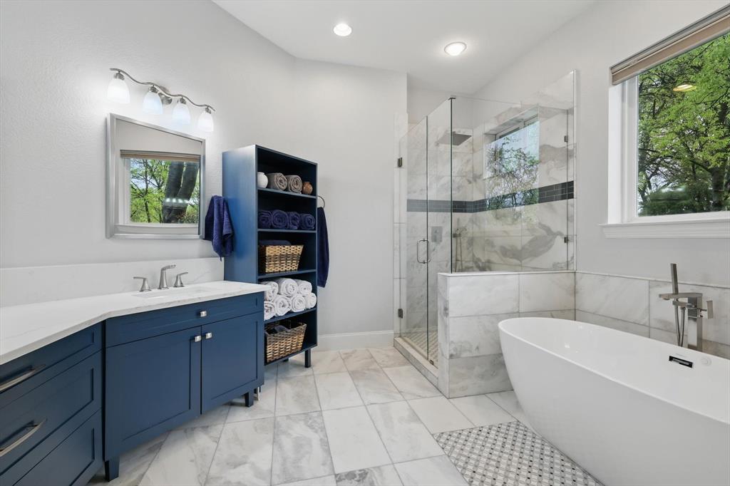 Denton, Texas, 76208, United States, 4 Bedrooms Bedrooms, ,6 BathroomsBathrooms,Residential,For Sale,1980509