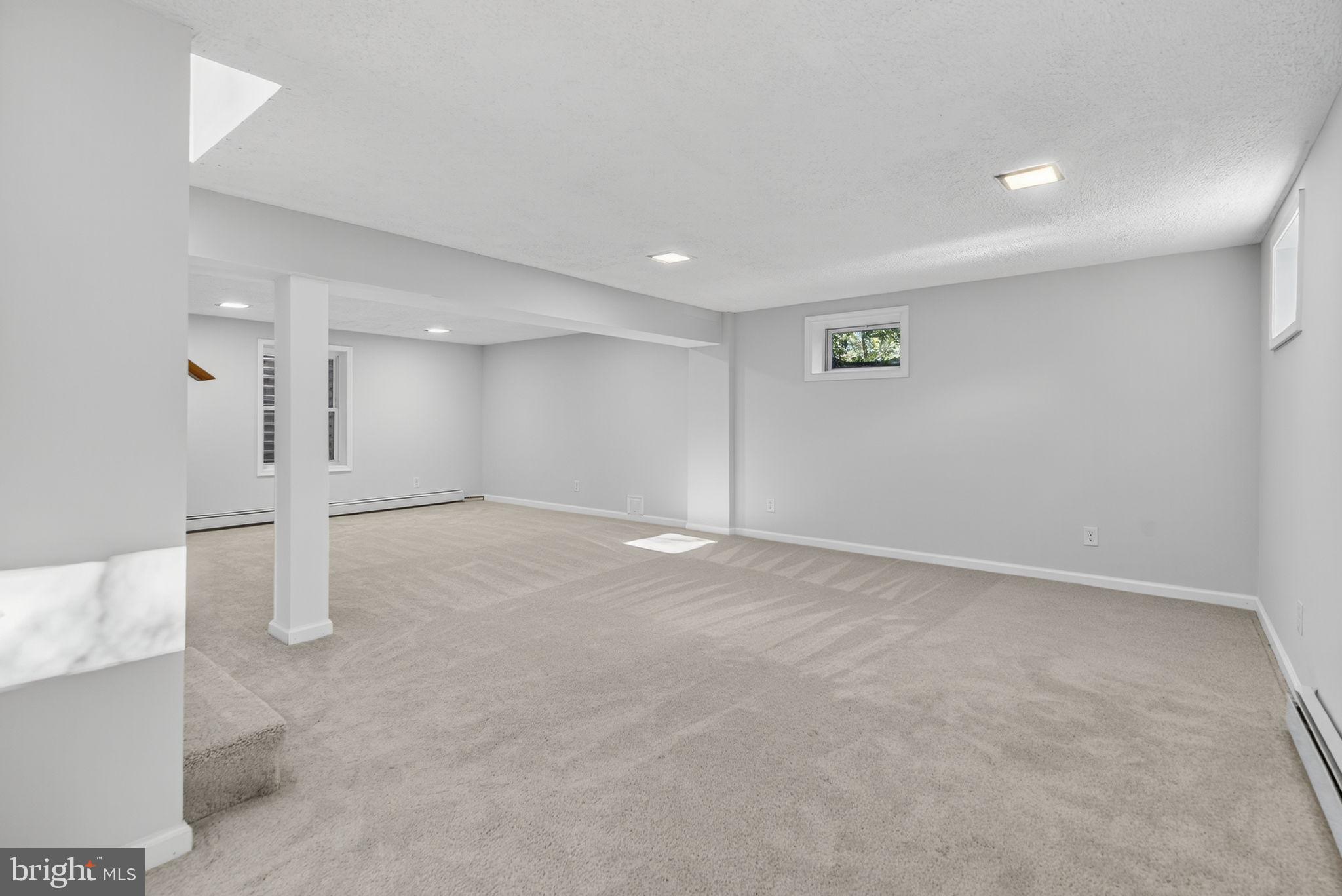 Warrenton, Virginia, 20187, United States, 3 Bedrooms Bedrooms, ,2 BathroomsBathrooms,Residential,For Sale,1977434