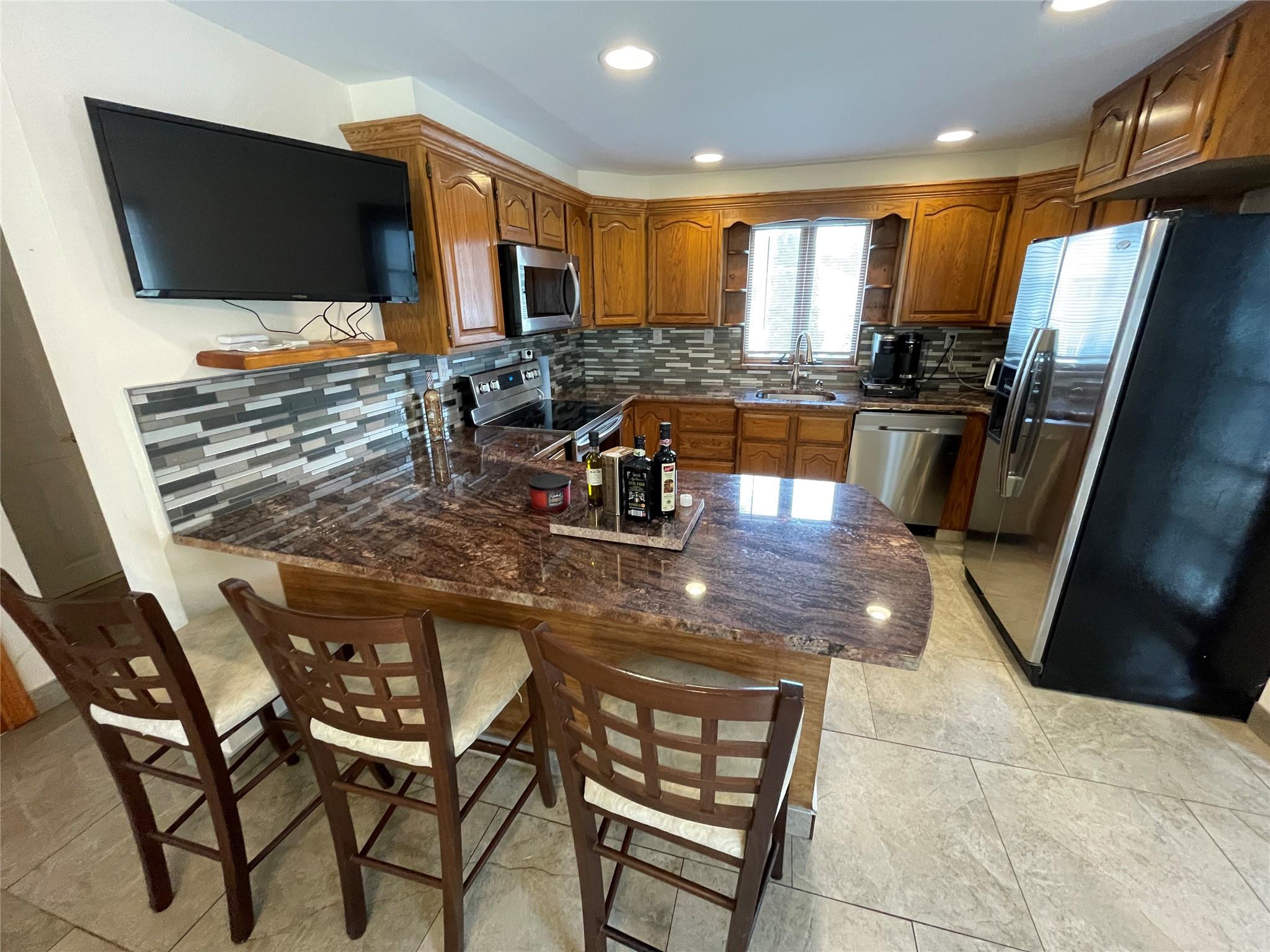 West Islip, New York, 11795, United States, 4 Bedrooms Bedrooms, ,3 BathroomsBathrooms,Residential,For Sale,1869198