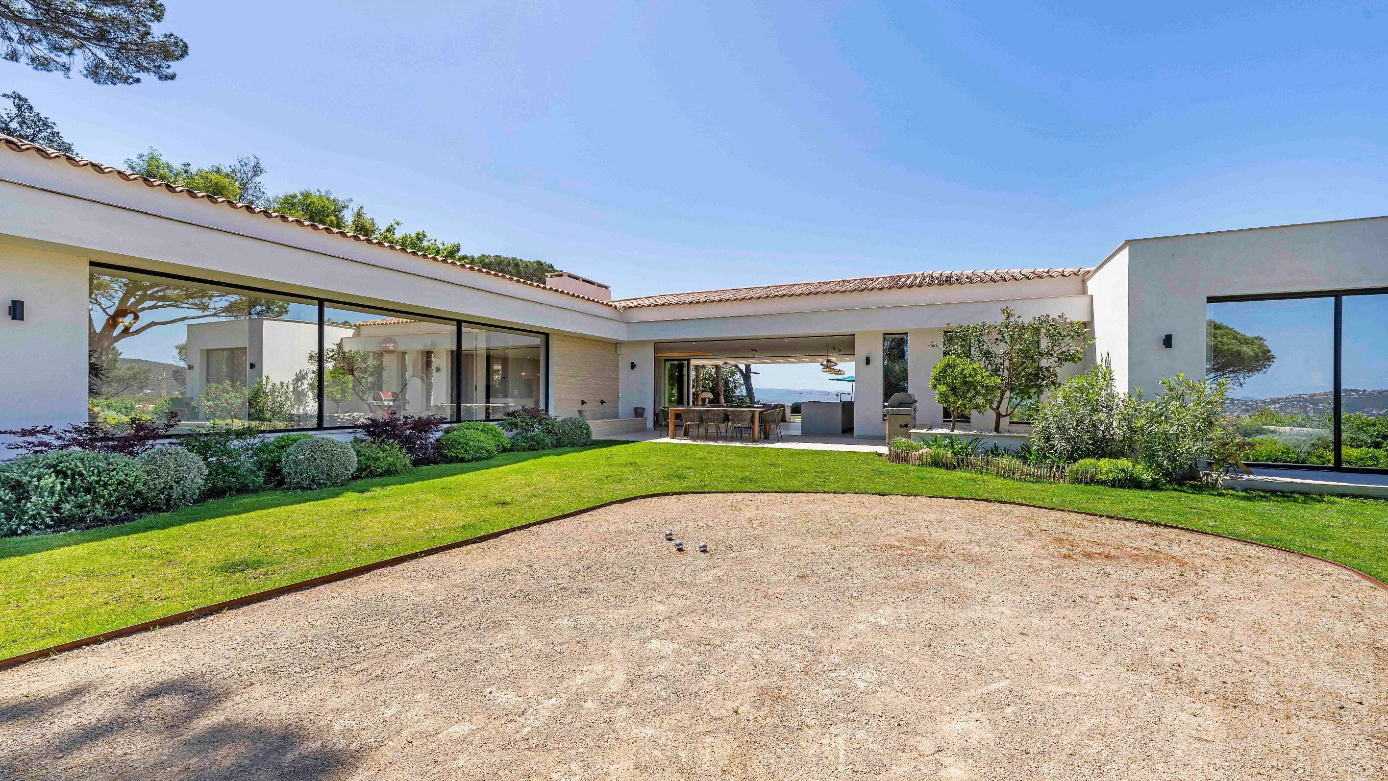  New contemporary villa with panoramic sea views in Sainte-Maxime near Saint-Tro… - 物件實景