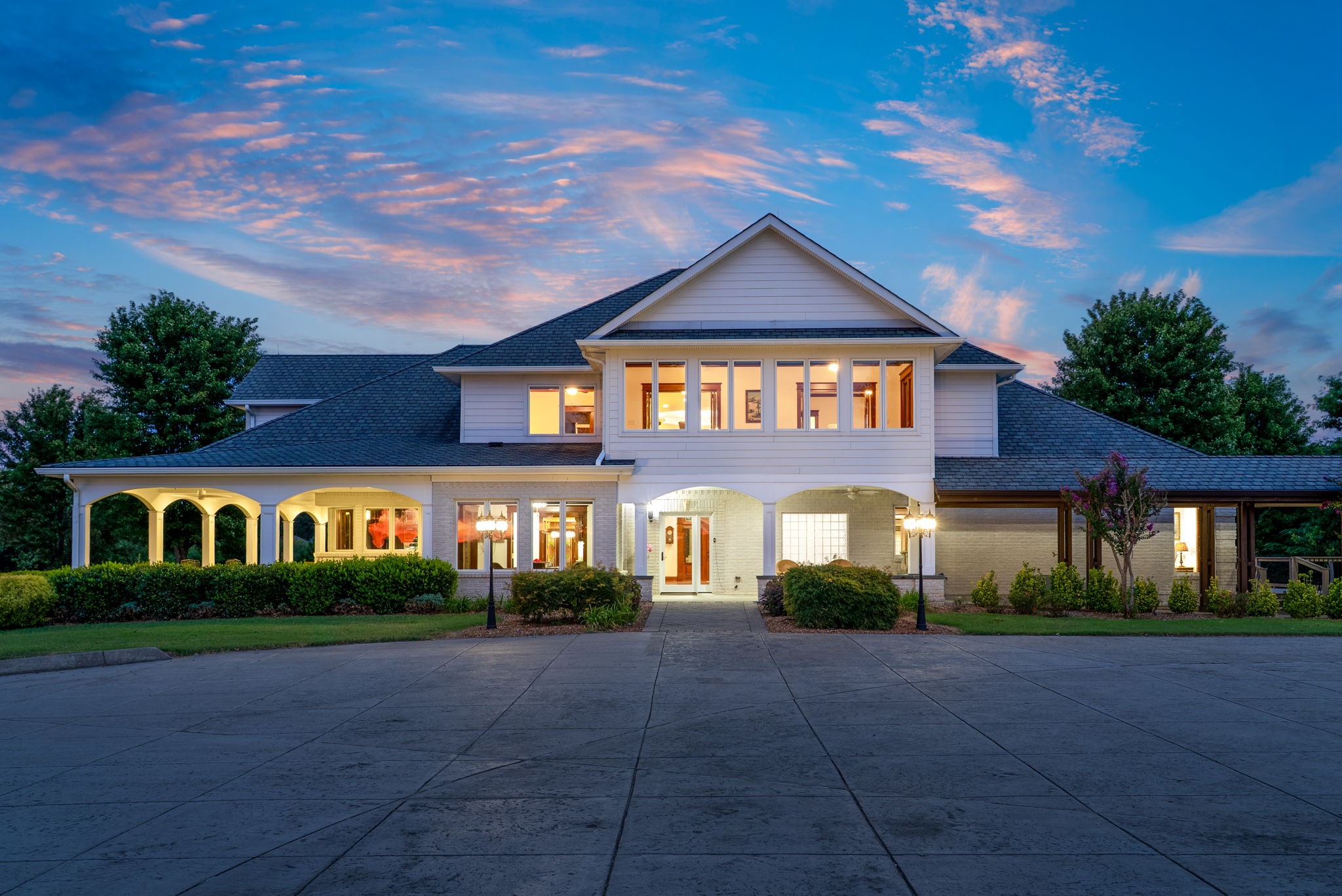 Clarksville, Tennessee, 37040, United States, 4 Bedrooms Bedrooms, ,4 BathroomsBathrooms,Residential,For Sale,1981354