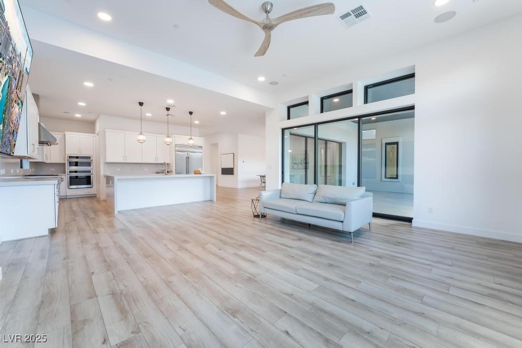 Las Vegas, Nevada, 89138, United States, 4 Bedrooms Bedrooms, ,4 BathroomsBathrooms,Residential,For Sale,1834695