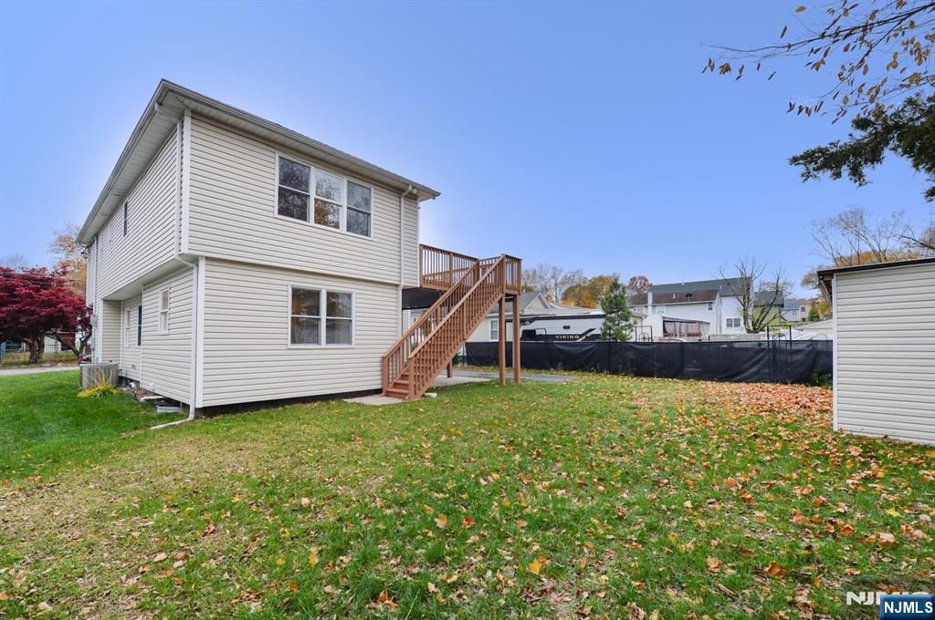 Mahwah, New Jersey, 07430, United States, 4 Bedrooms Bedrooms, ,3 BathroomsBathrooms,Residential,For Sale,1989324