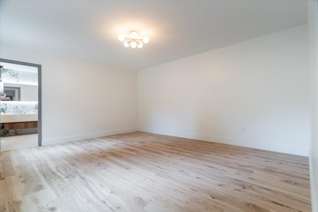 Reading, Massachusetts, 01867, United States, 3 Bedrooms Bedrooms, ,3 BathroomsBathrooms,Residential,For Sale,1880816