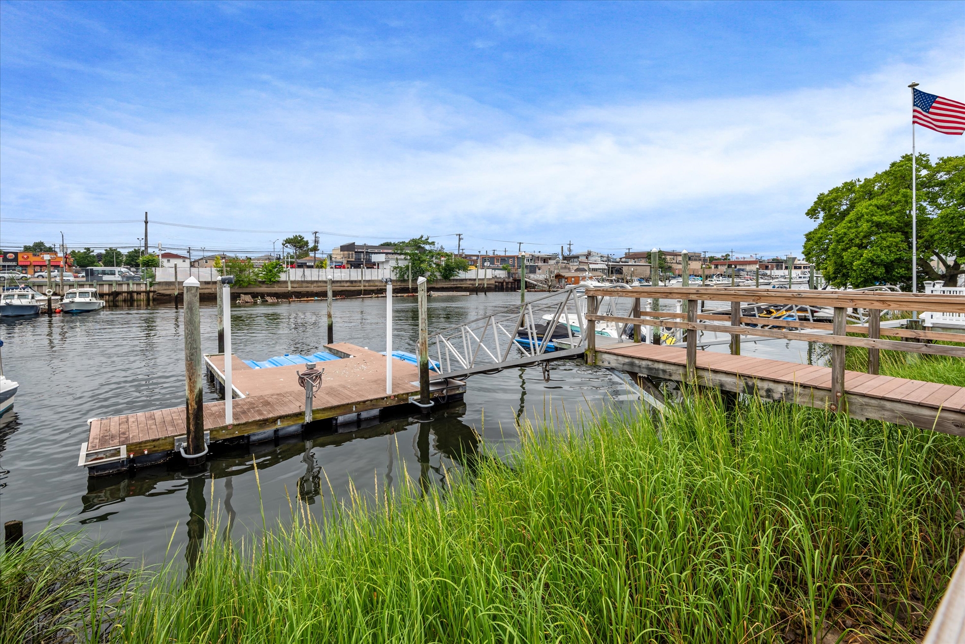 Howard Beach, New York, 11414, United States, 5 Bedrooms Bedrooms, ,4 BathroomsBathrooms,Residential,For Sale,1941286