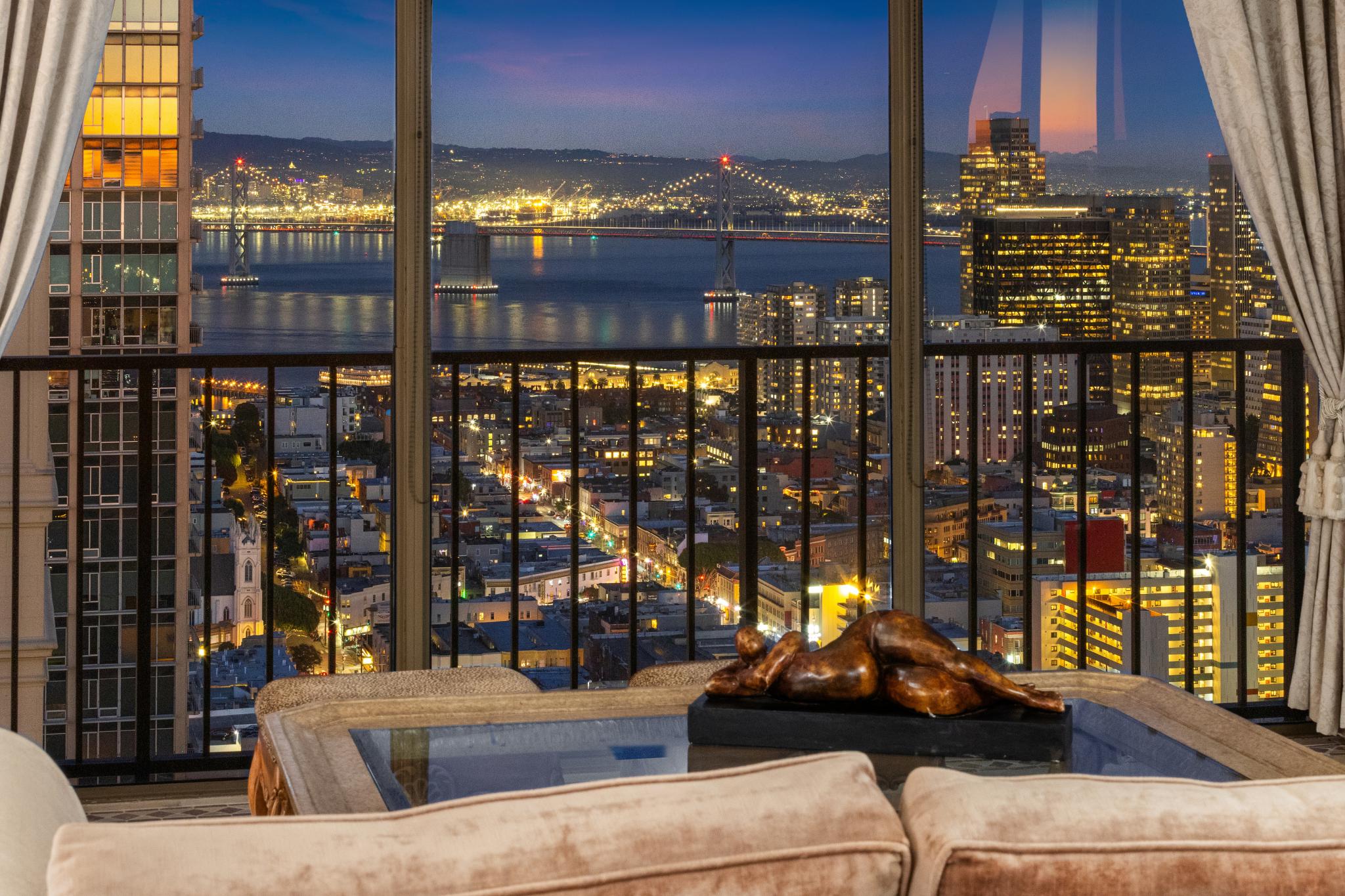  Dramatic Corner Residence at The Summit - 物件實景