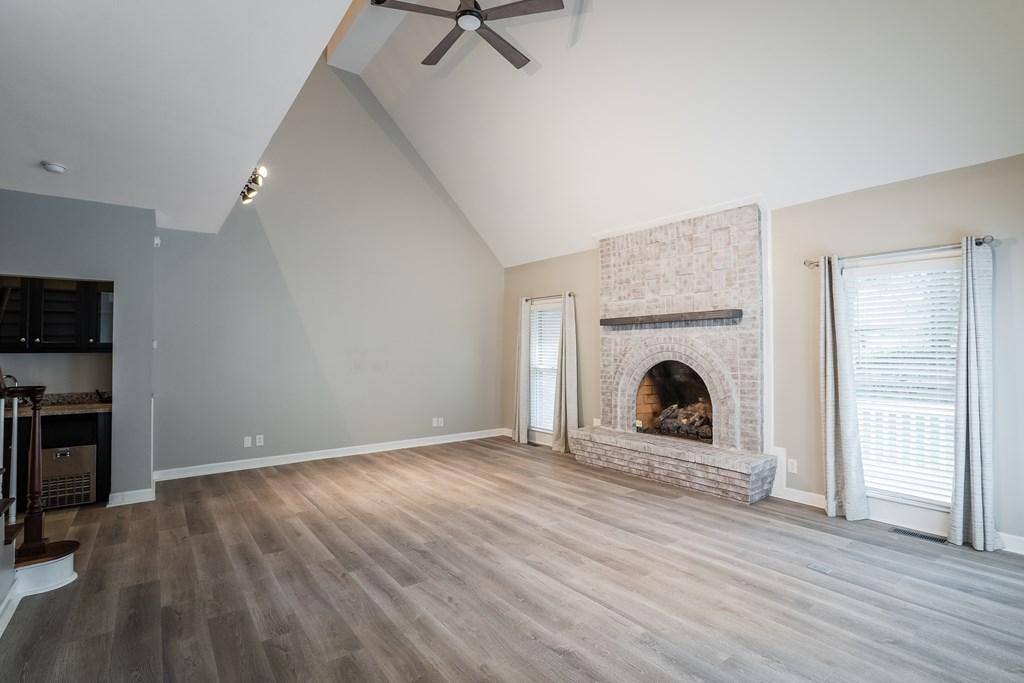DALTON, Georgia, 30720, United States, 5 Bedrooms Bedrooms, ,4 BathroomsBathrooms,Residential,For Sale,1847169