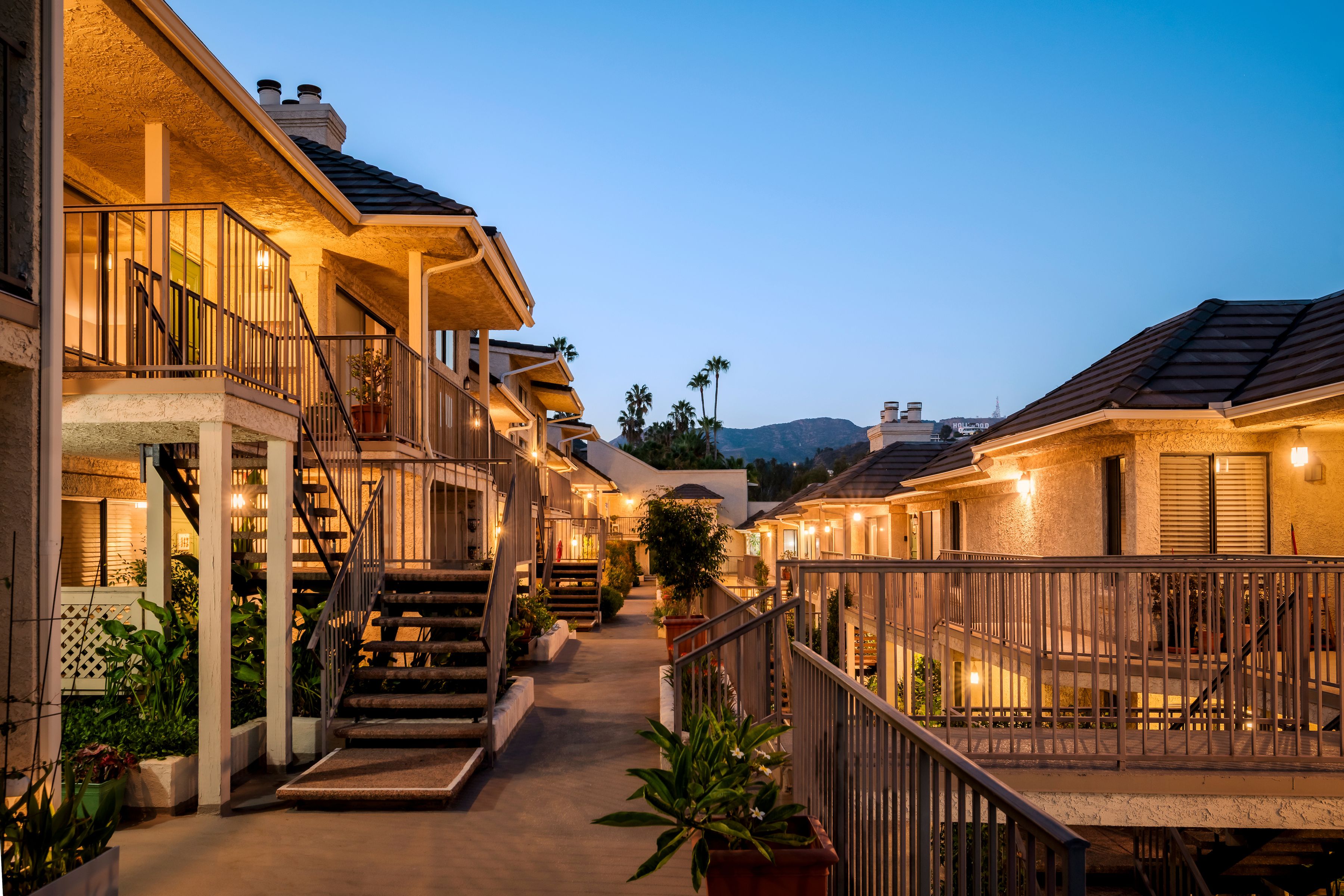  1942 Grace Avenue #122 - 物件實景