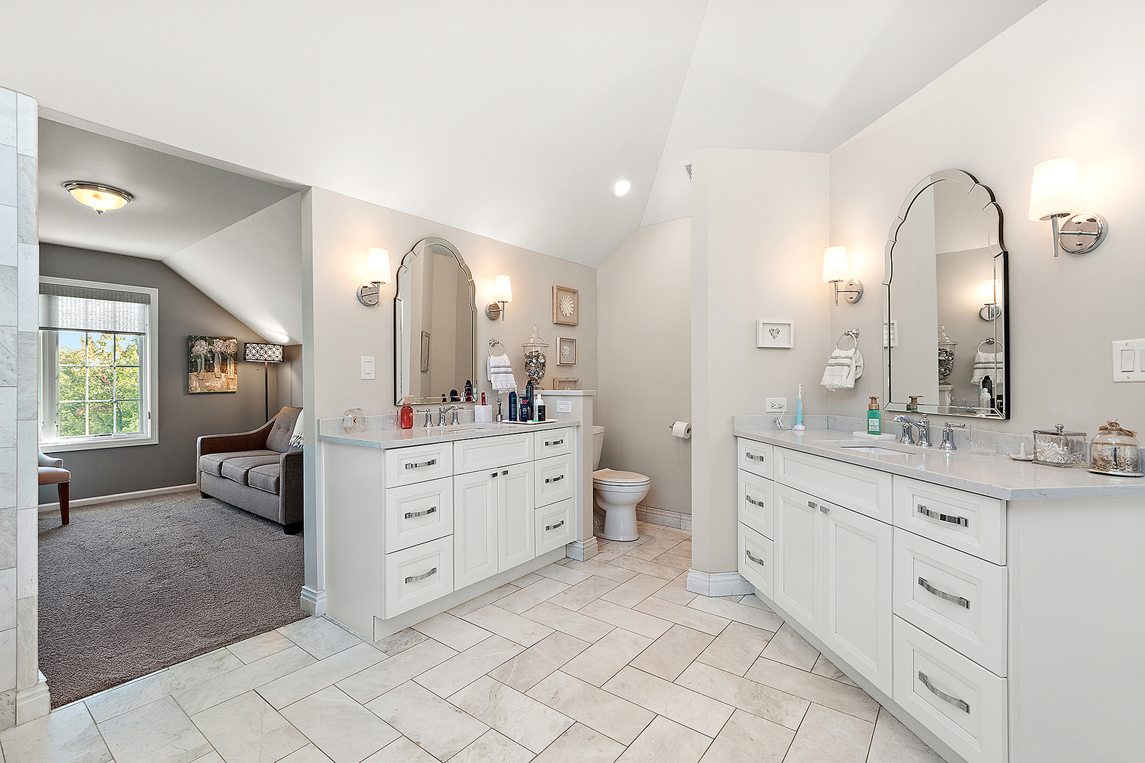 Orland Park, Illinois, 60467, United States, 5 Bedrooms Bedrooms, ,3 BathroomsBathrooms,Residential,For Sale,1937885