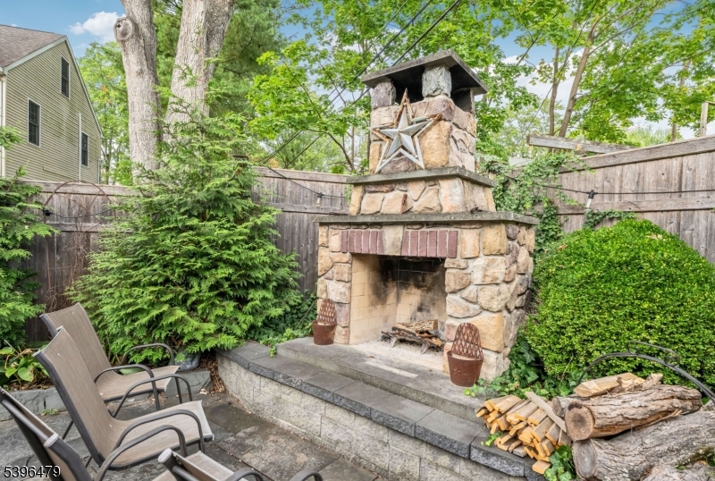 West Milford Twp., New Jersey, 07421, United States, 4 Bedrooms Bedrooms, ,3 BathroomsBathrooms,Residential,For Sale,1992089