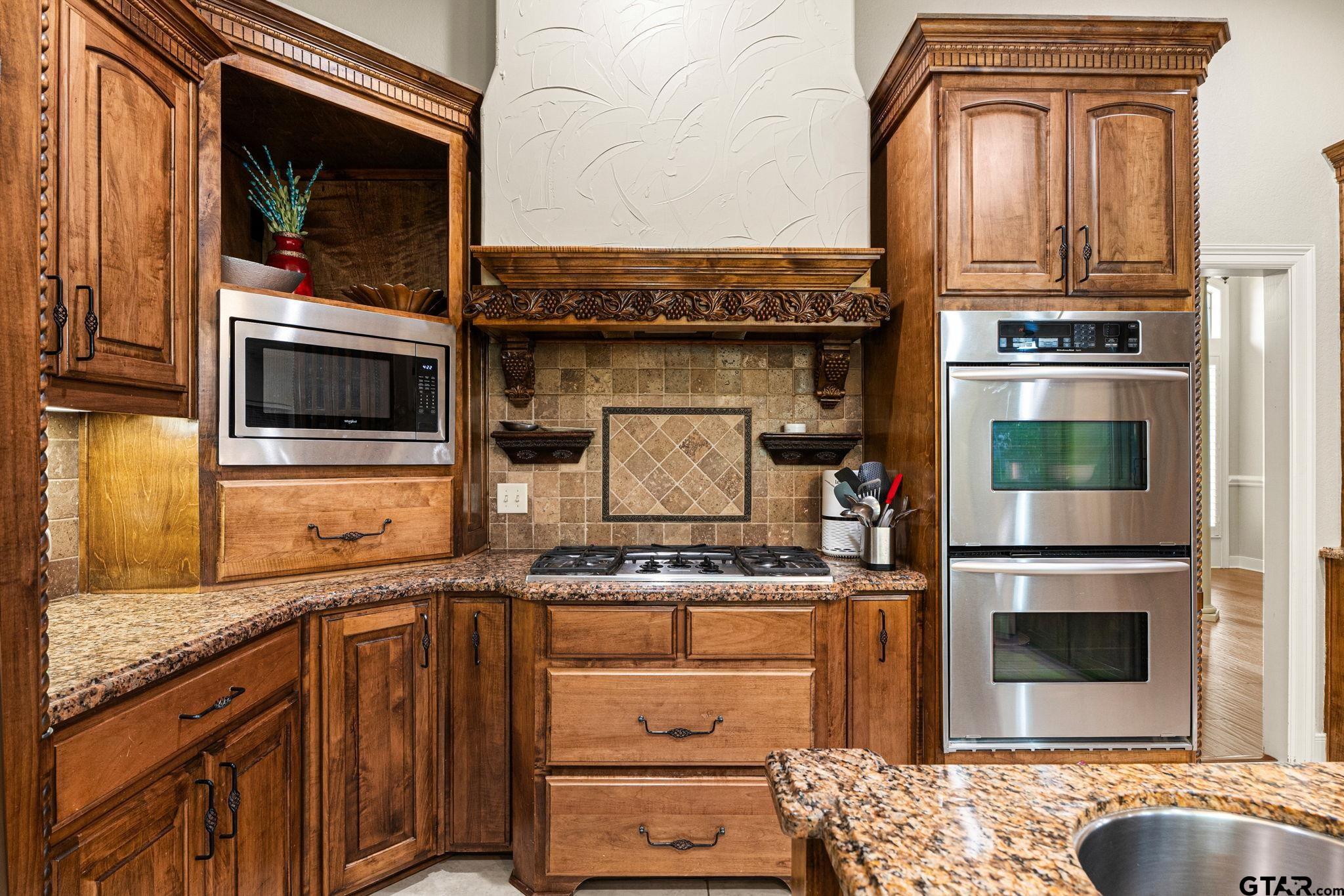 Tyler, Texas, 75703, United States, 4 Bedrooms Bedrooms, ,6 BathroomsBathrooms,Residential,For Sale,1818299