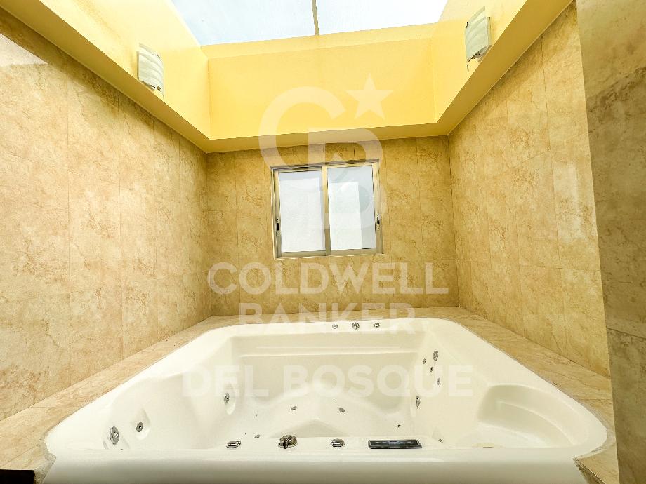General Miguel Miram?n, Naucalpan de Juárez, Estado de méxico, 53126, Mexico, 6 Bedrooms Bedrooms, ,4 BathroomsBathrooms,Residential,For Sale,General Miguel Miram?n,1621577