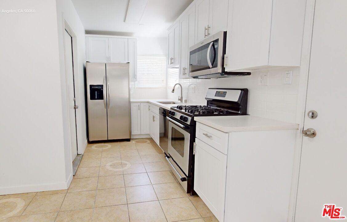 Los Angeles, California, 90066, United States, 4 Bedrooms Bedrooms, ,Residential,For Sale,1991184