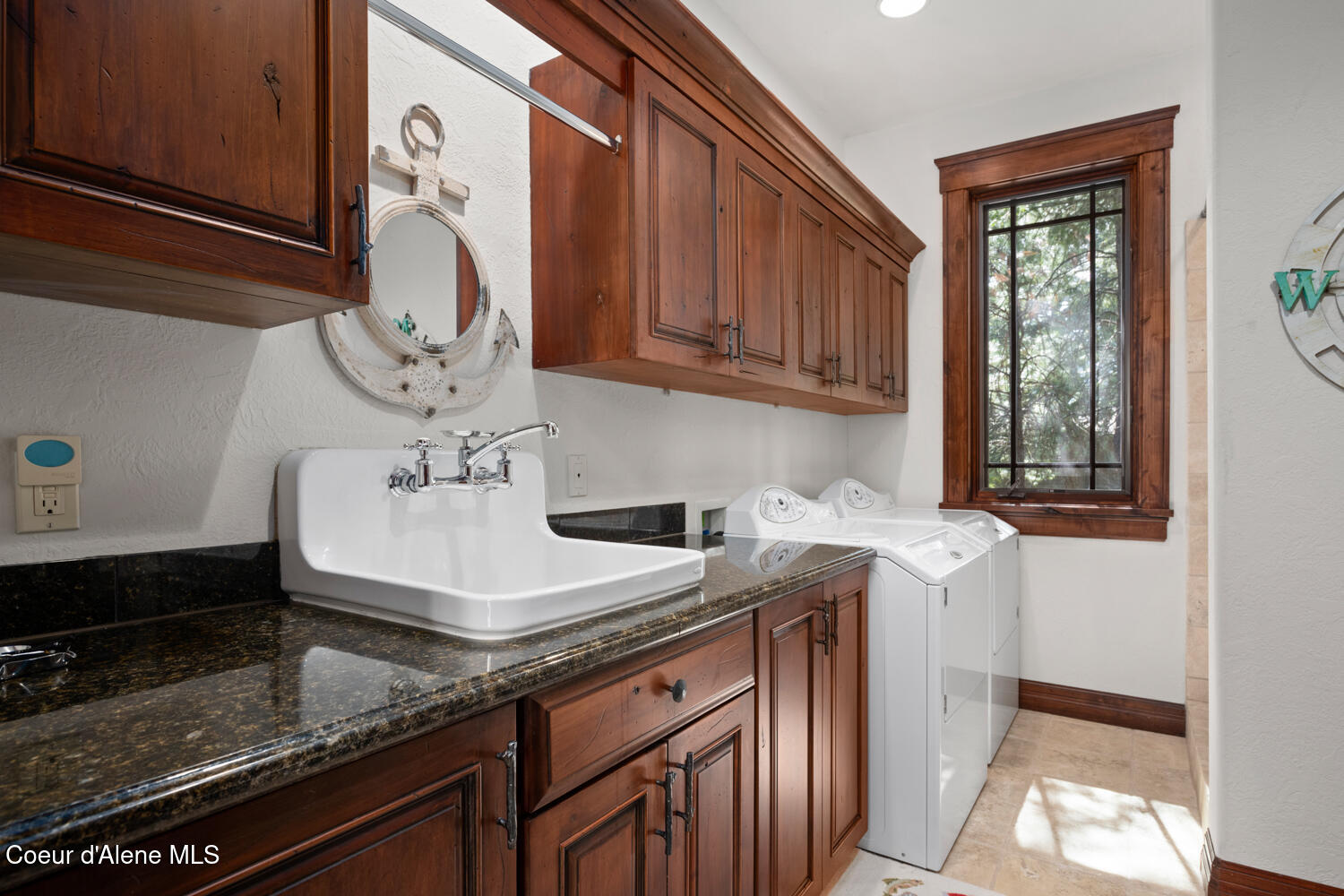 Coeur d'Alene, Idaho, 83814, United States, 4 Bedrooms Bedrooms, ,4 BathroomsBathrooms,Residential,For Sale,1909432