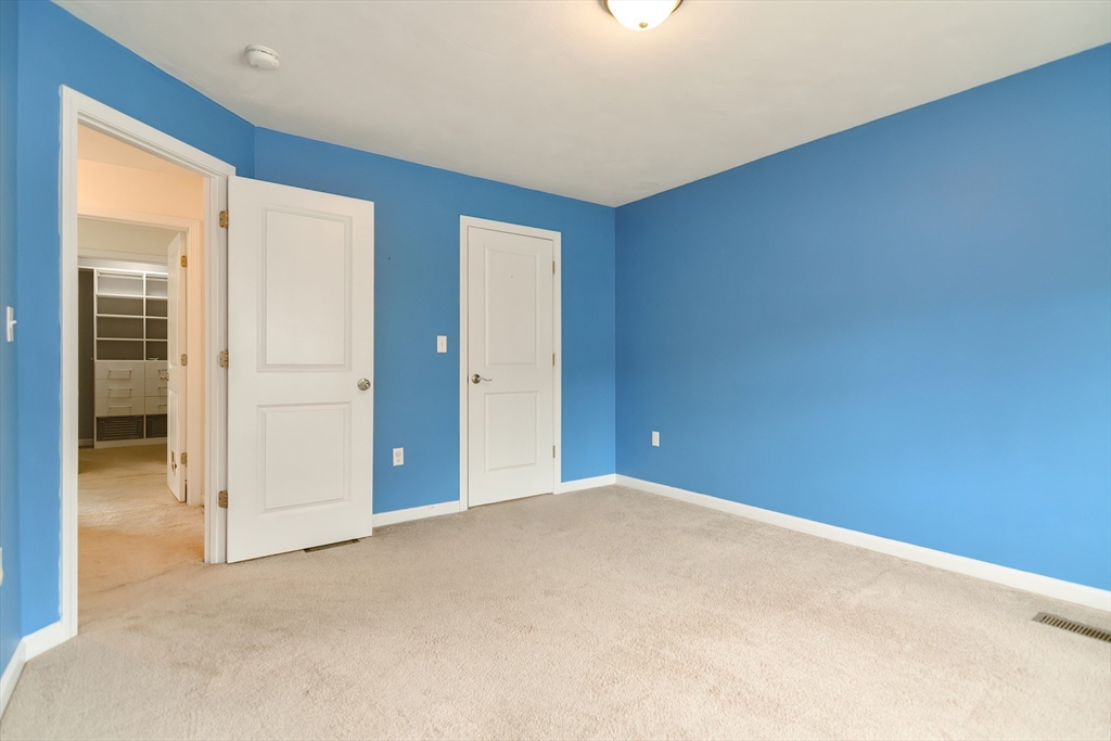 Rockland, Massachusetts, 02370, United States, 4 Bedrooms Bedrooms, ,3 BathroomsBathrooms,Residential,For Sale,1942802