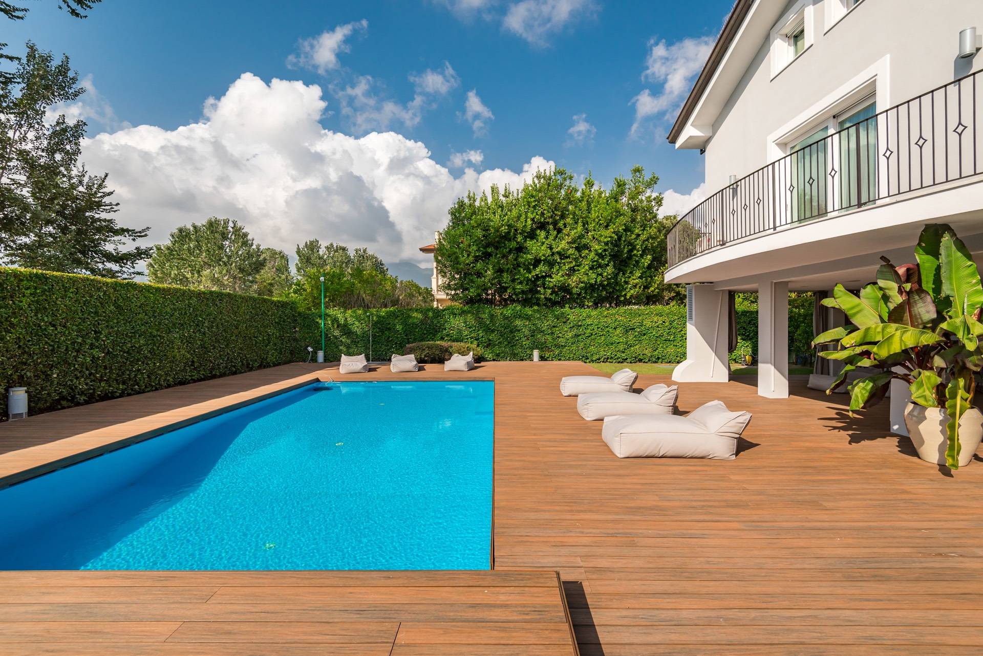 Forte dei Marmi, Lucca, 55042, IT, 5 Bedrooms Bedrooms, ,9 BathroomsBathrooms,Residential,For Sale,1950777