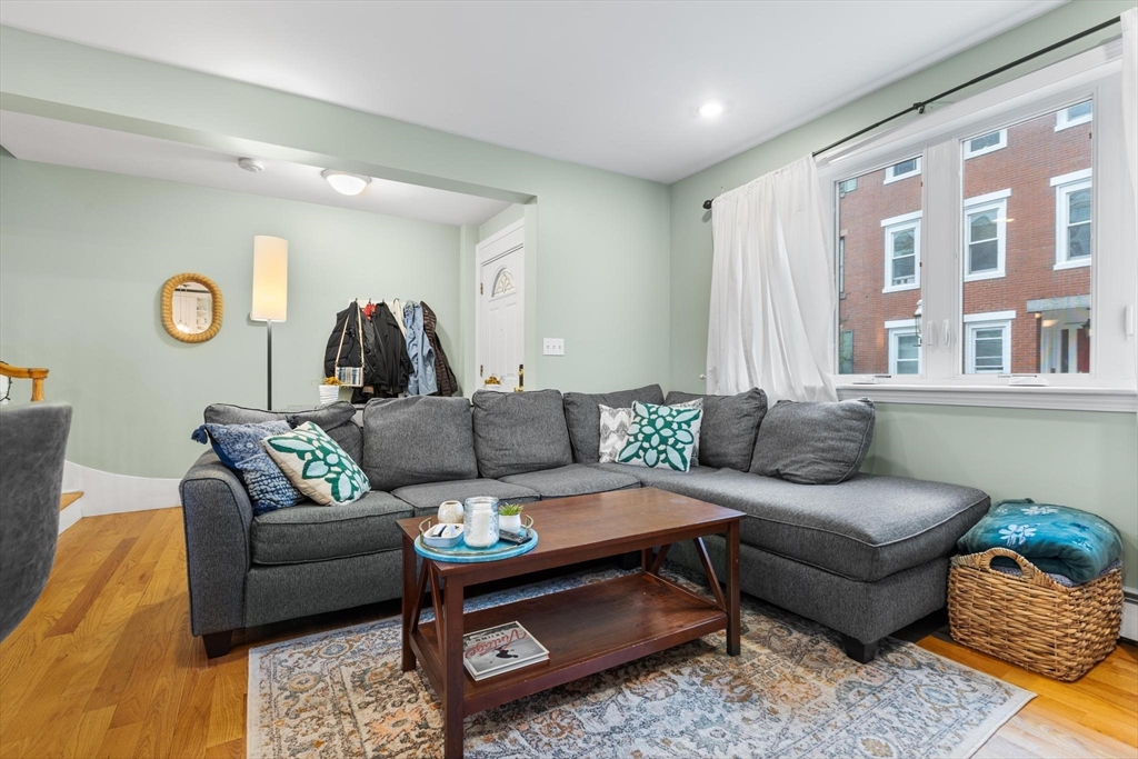 Boston, Massachusetts, 02129, United States, 5 Bedrooms Bedrooms, ,2 BathroomsBathrooms,Residential,For Sale,1890648