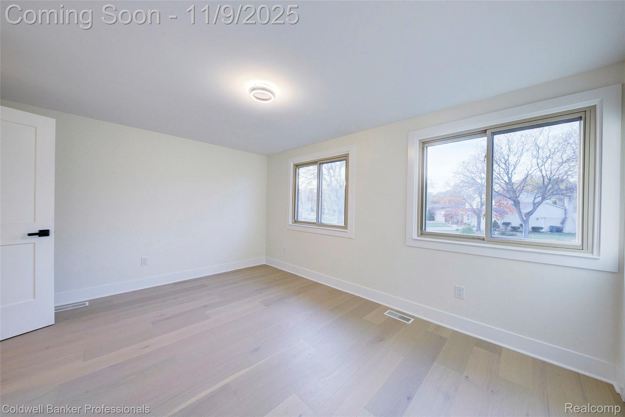 Troy, Michigan, 48085, United States, 4 Bedrooms Bedrooms, ,2 BathroomsBathrooms,Residential,For Sale,1989080