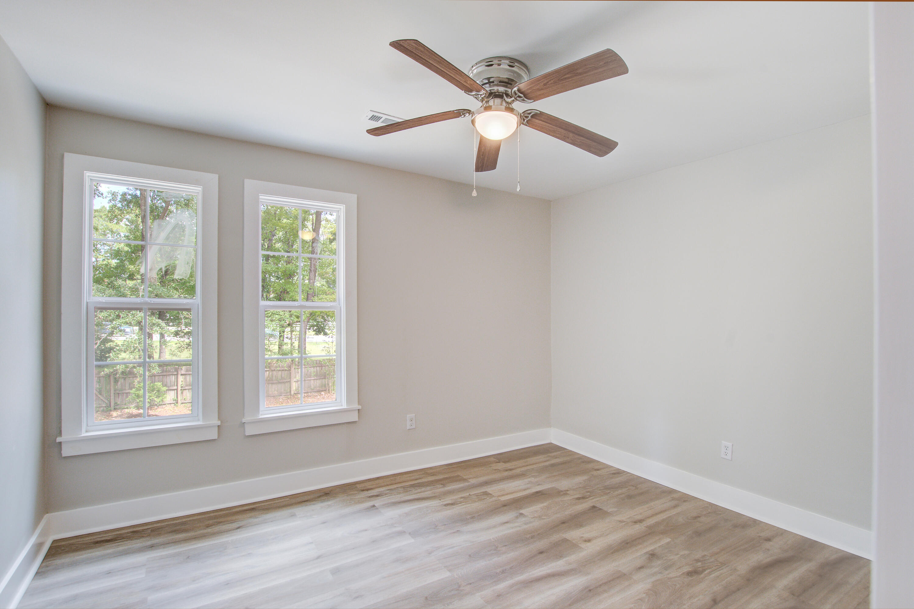 Summerville, South Carolina, 29485, United States, 6 Bedrooms Bedrooms, ,3 BathroomsBathrooms,Residential,For Sale,1950313