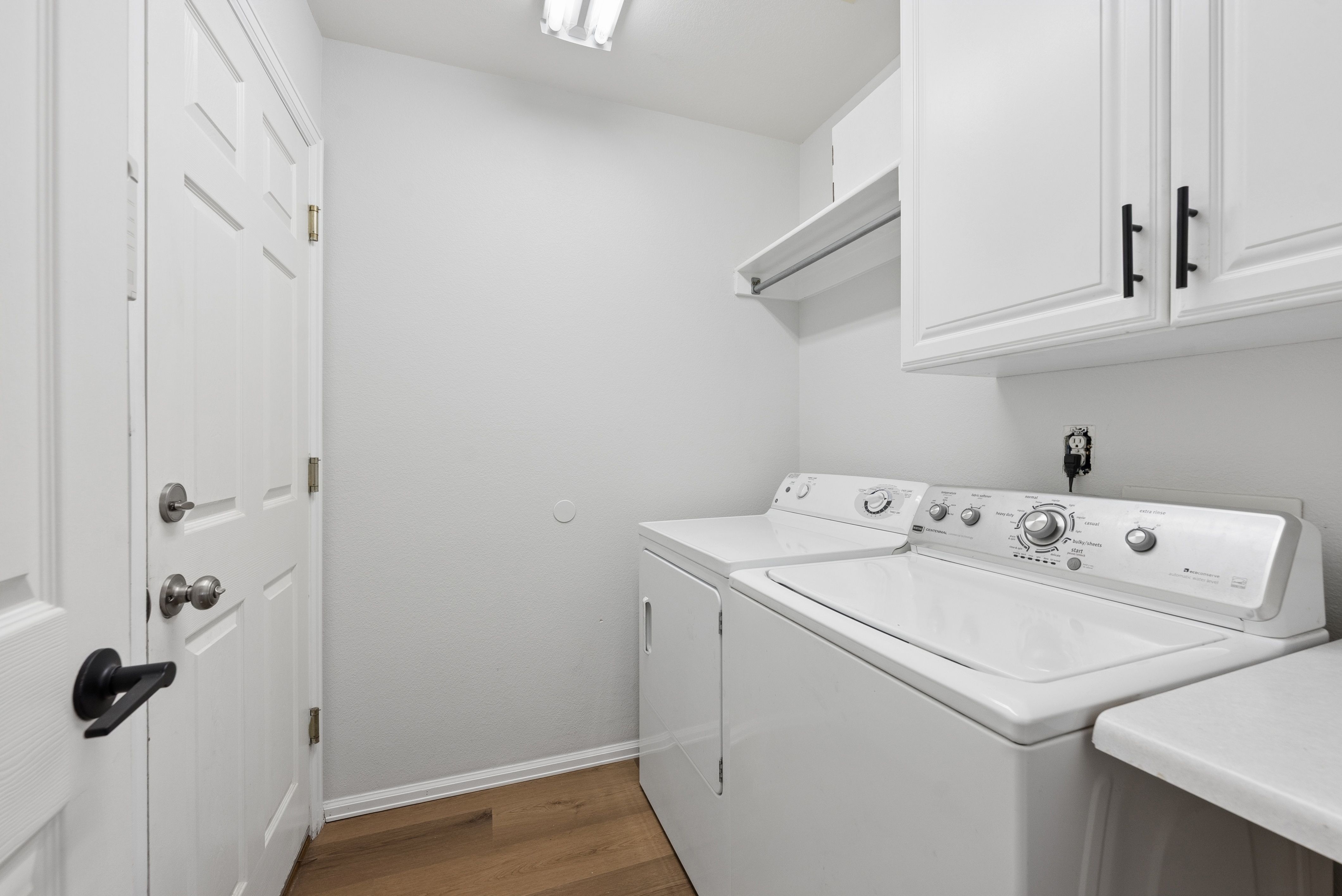  Tucked in a Quiet Cul-De-Sac in the Desirable Deza Estates - 物件實景