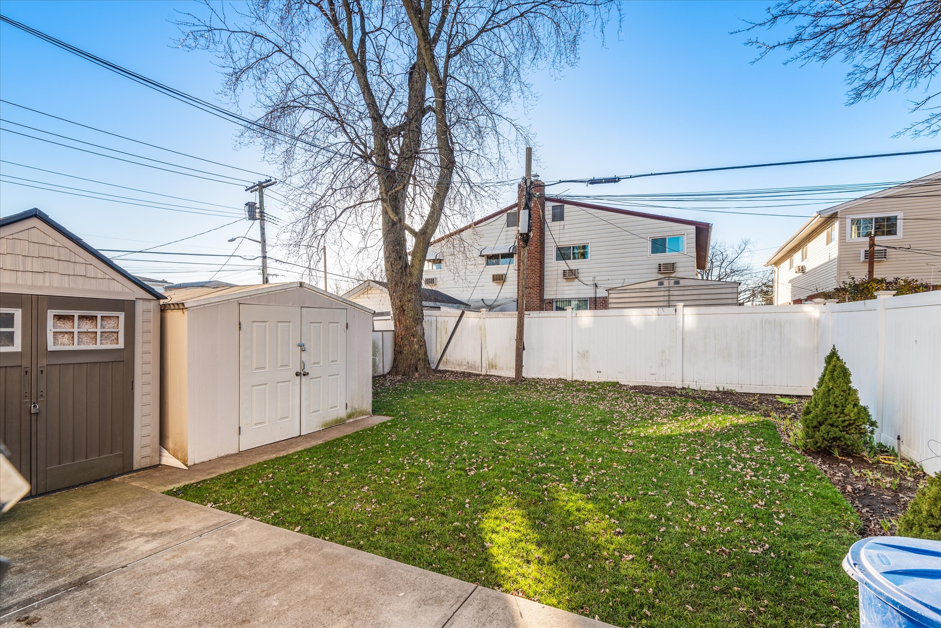 Howard Beach, New York, 11414, United States, 7 Bedrooms Bedrooms, ,5 BathroomsBathrooms,Residential,For Sale,1974400