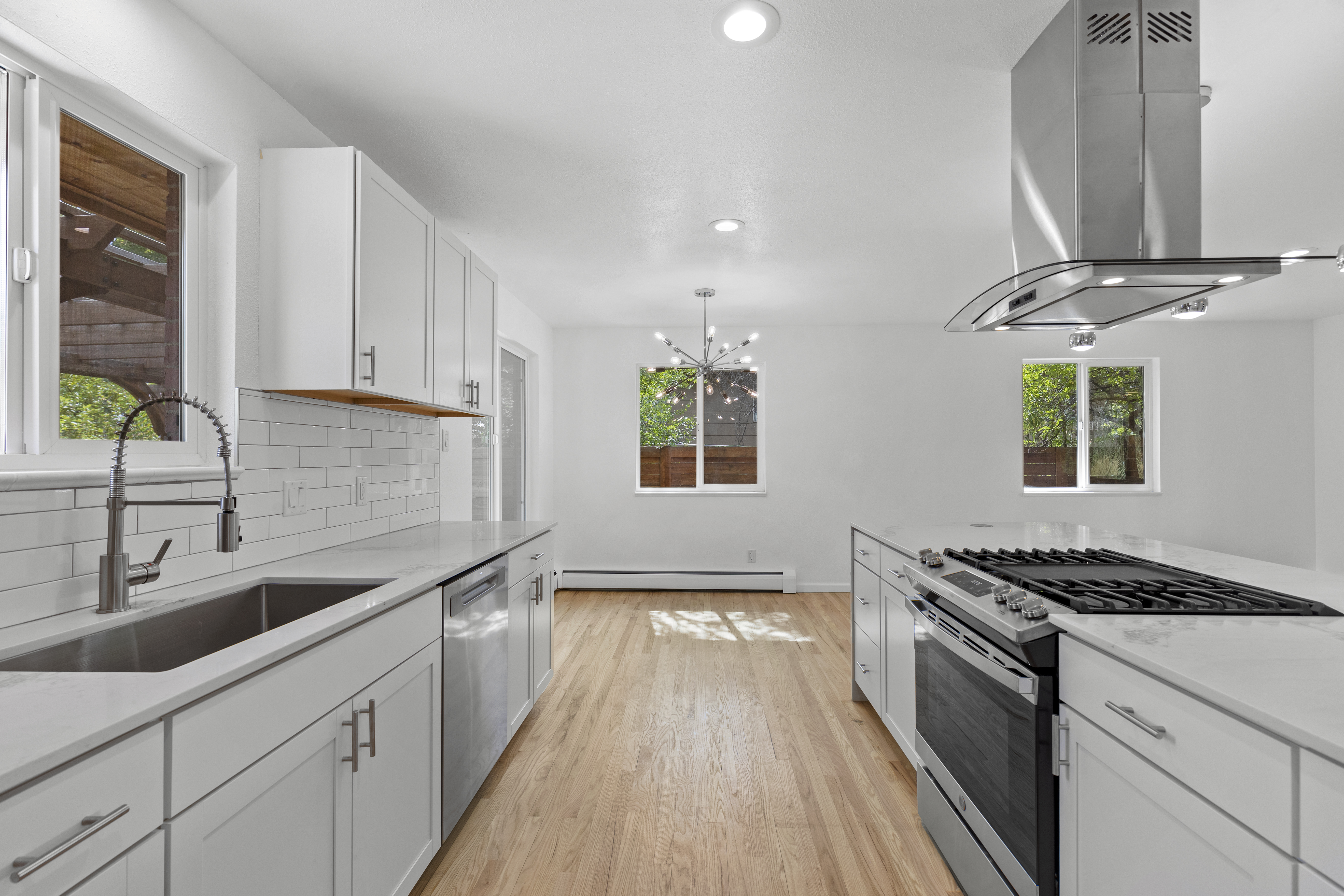  Fully Renovated and Beautifully Reimagined in Sought-After Hilltop South - 物件實景